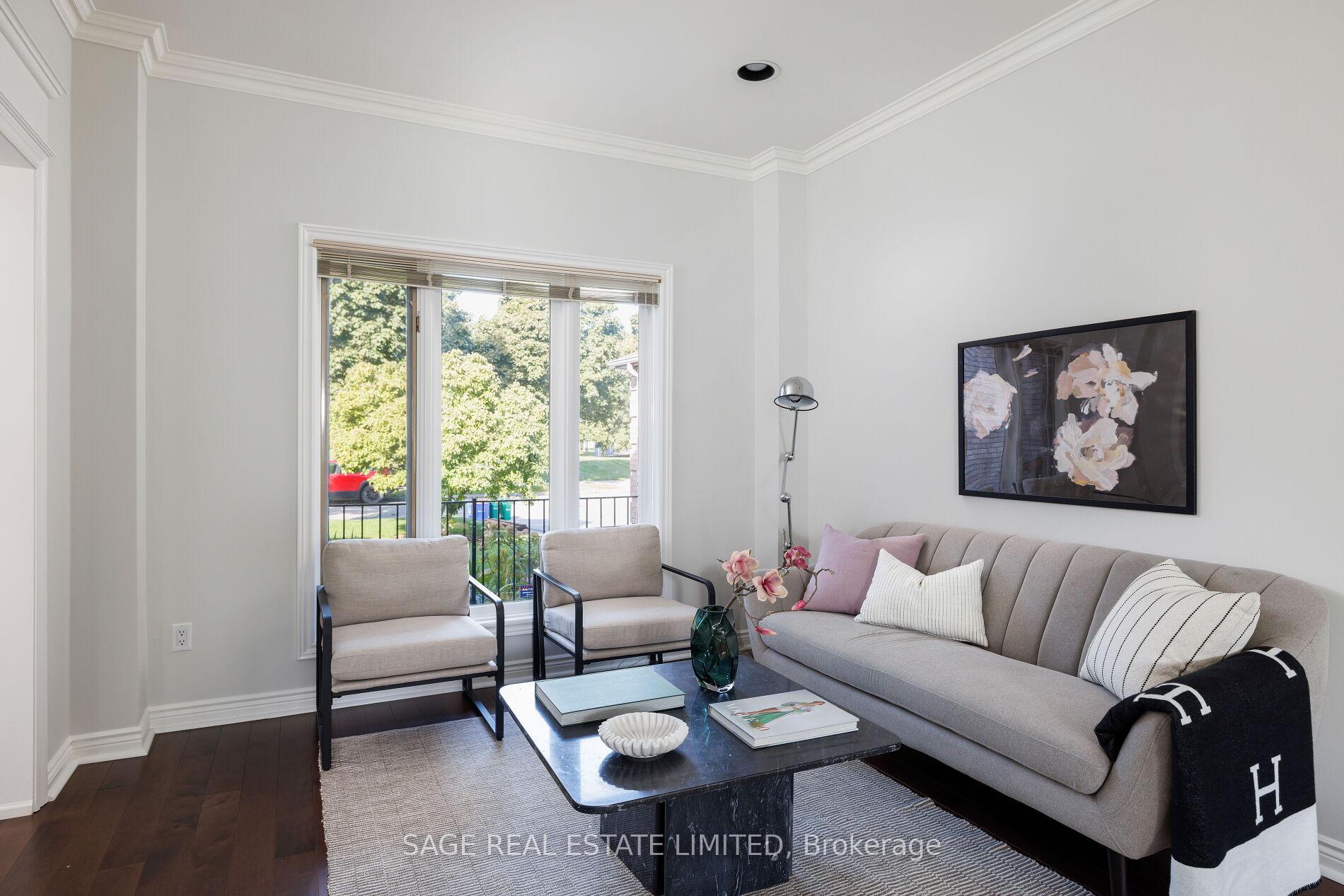 Photo 4 of 43 Mulholland Drive, Vaughan, Beverley Glen — HOMEH
