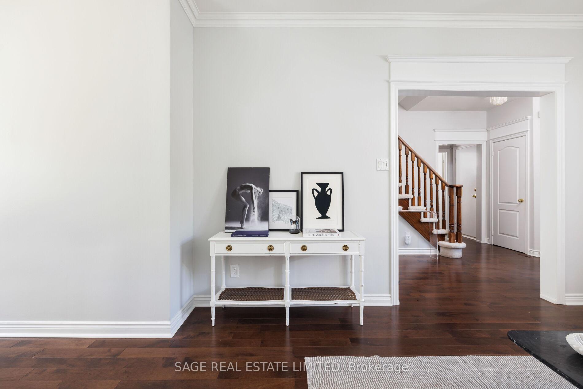 Photo 5 of 43 Mulholland Drive, Vaughan, Beverley Glen — HOMEH