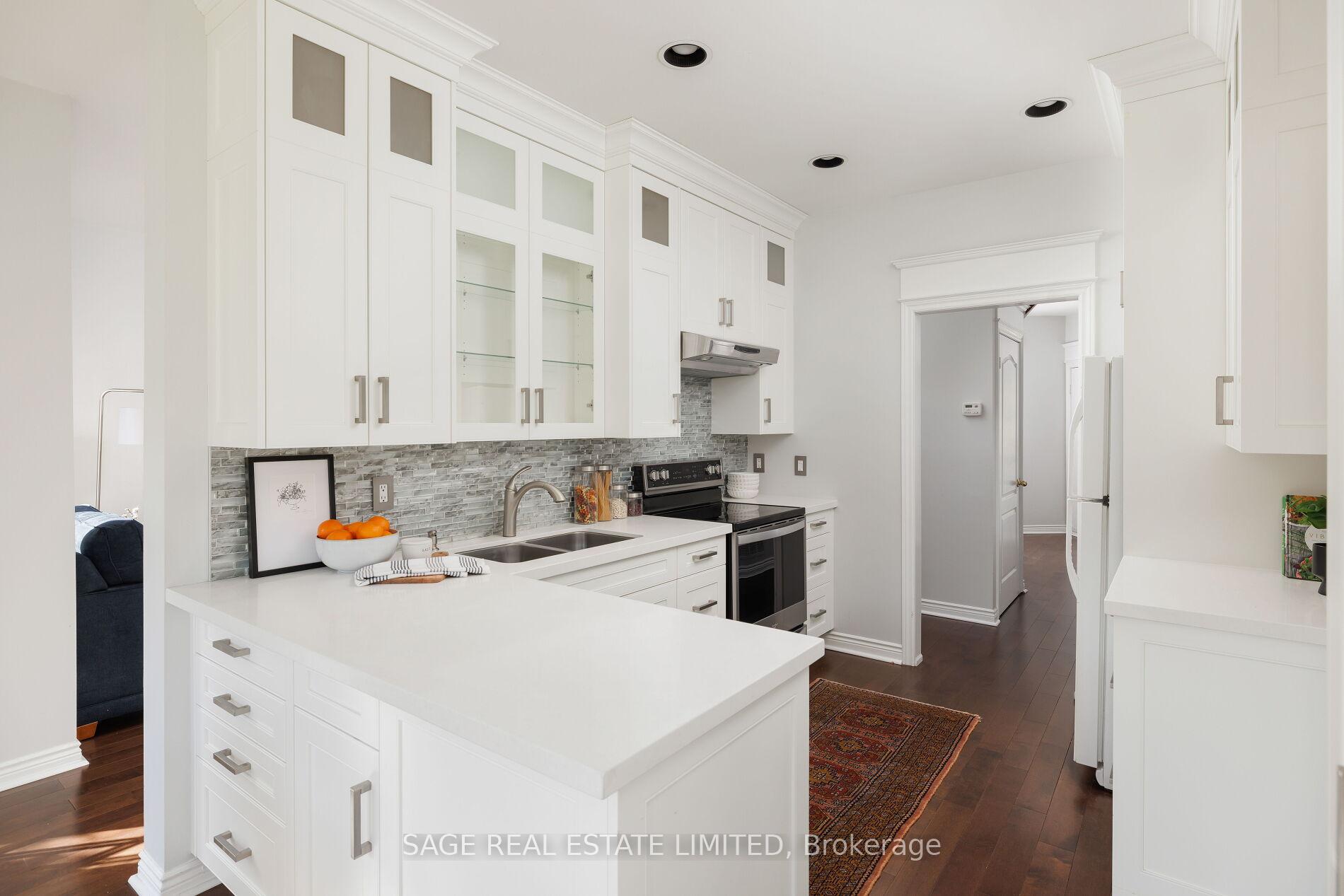 Photo 10 of 43 Mulholland Drive, Vaughan, Beverley Glen — HOMEH