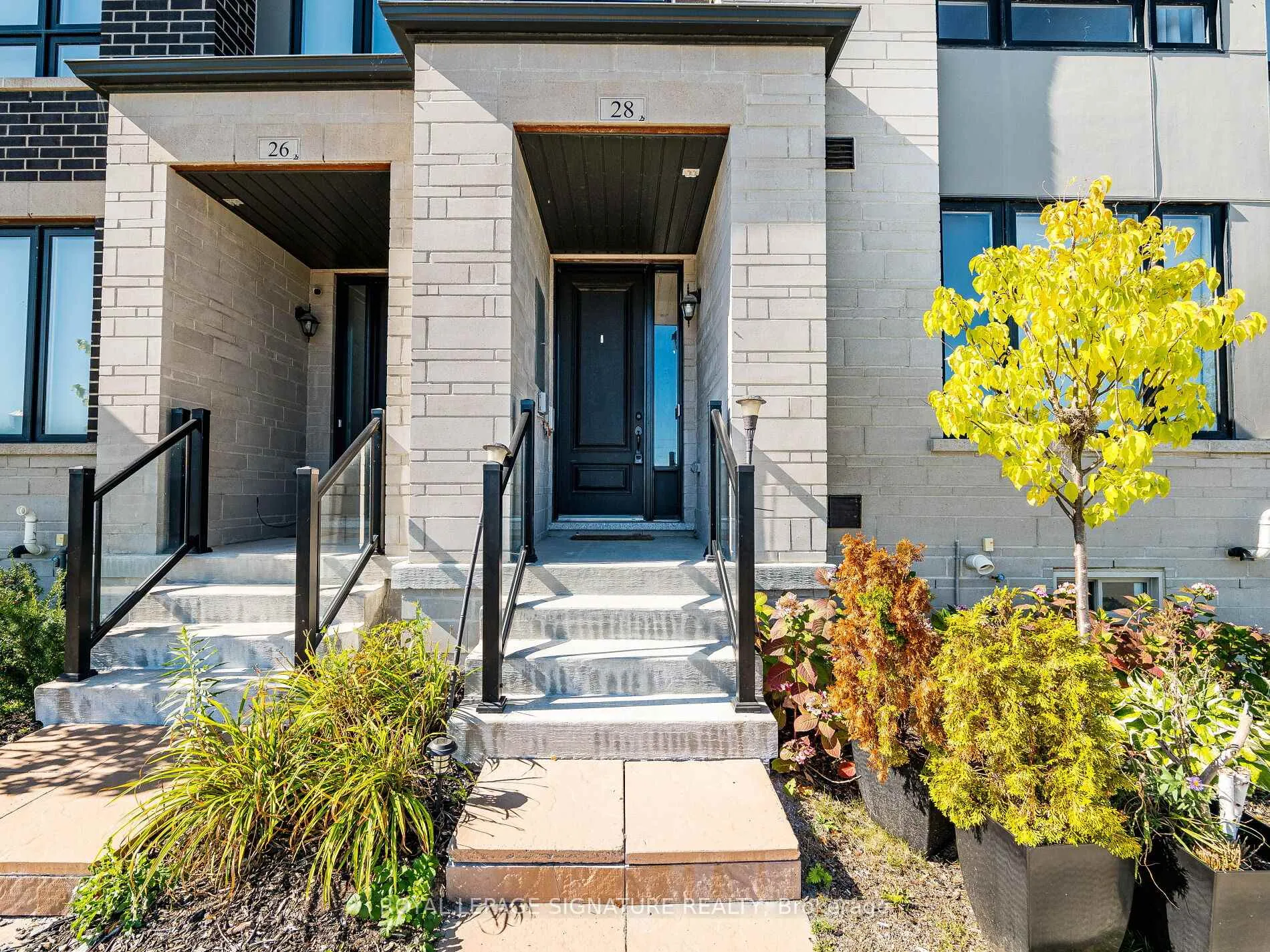 Photo 2 of 28 Dockside Way, Whitby, Port Whitby — HOMEH