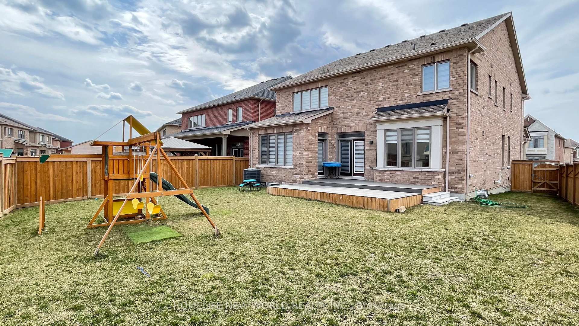 Photo 10 of 23 Audubon Street, Whitby, Rural Whitby — HOMEH