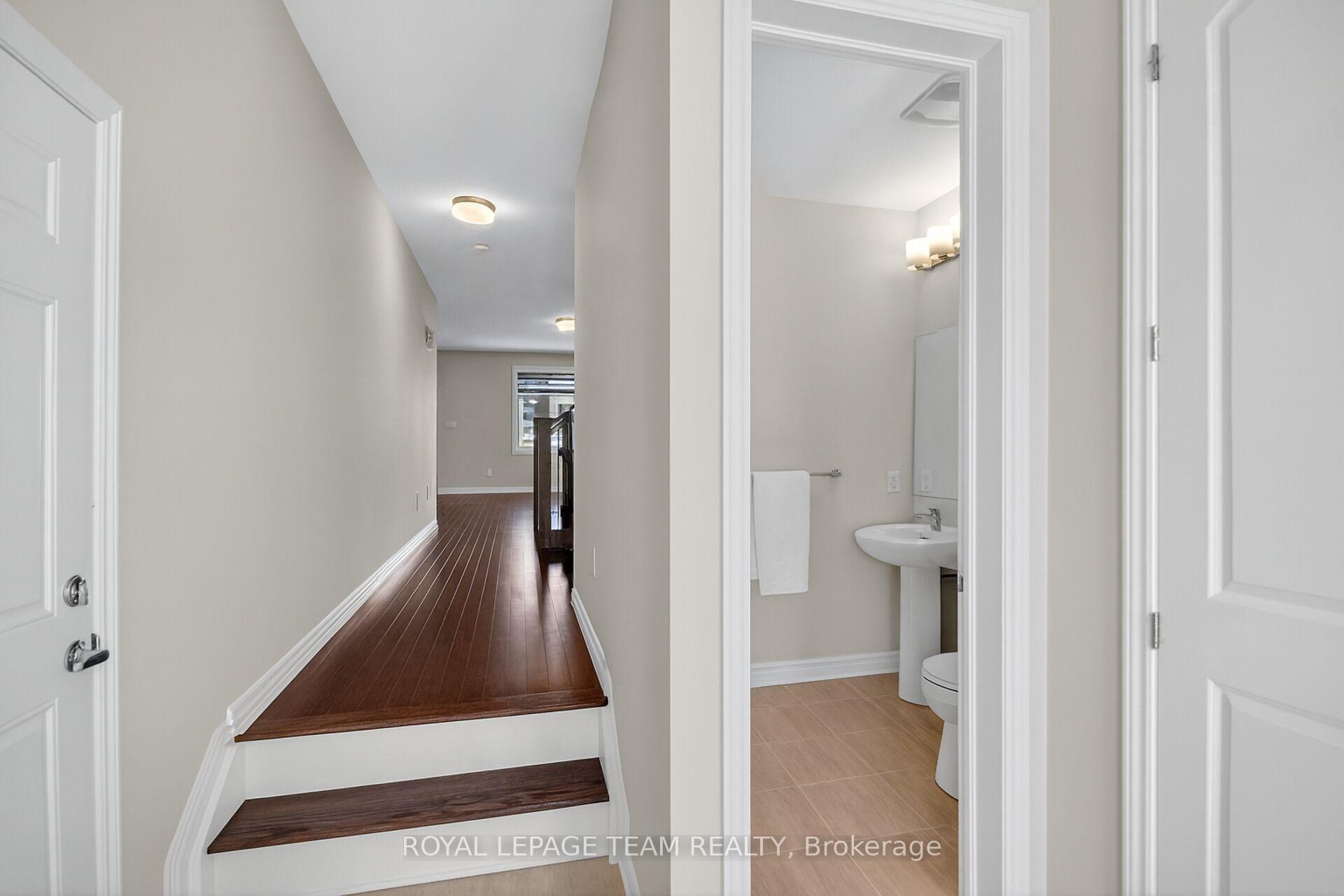 Photo 5 of 548 Flagstaff Drive, Ottawa, Barrhaven - Half Moon Bay — HOMEH
