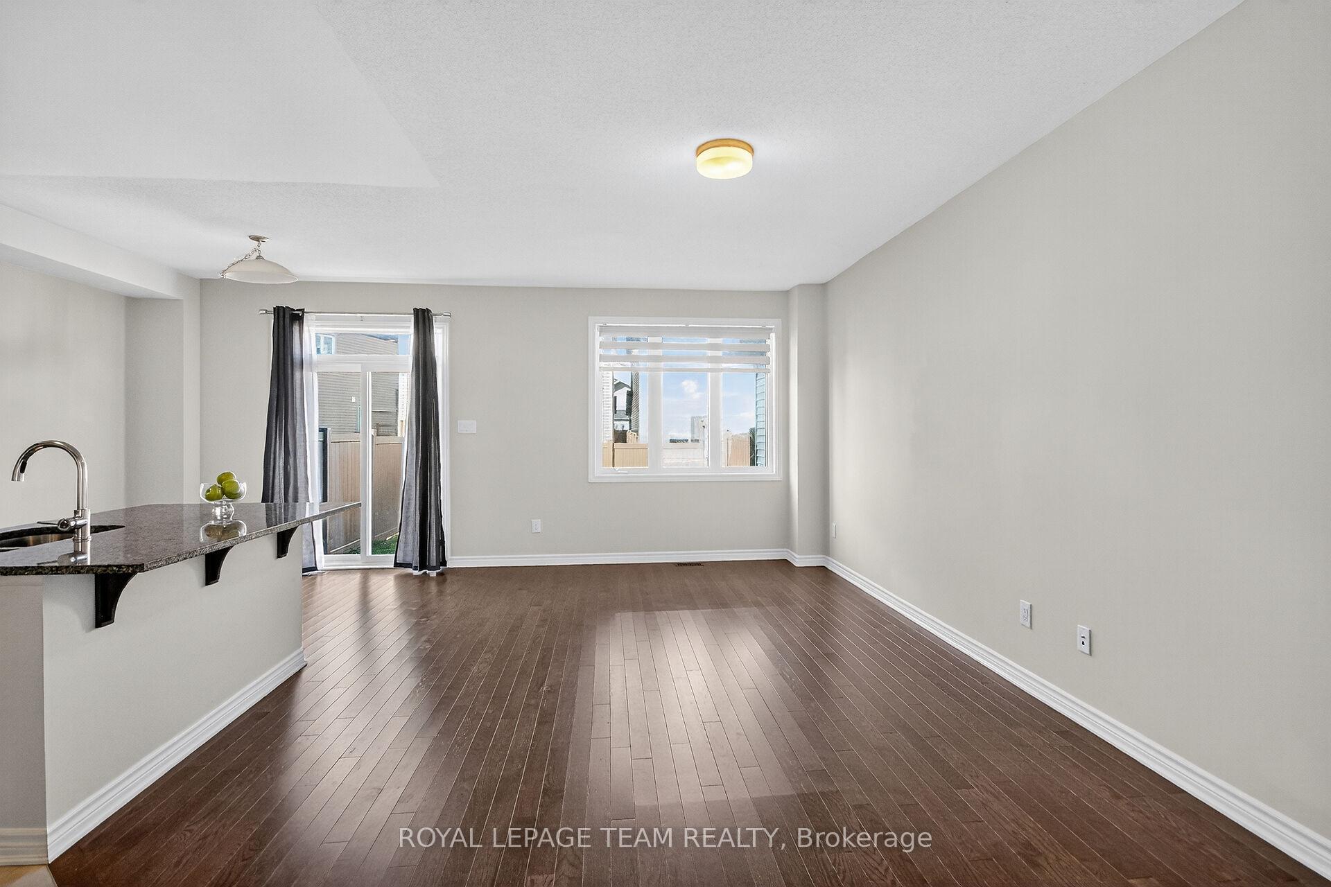 Photo 6 of 548 Flagstaff Drive, Ottawa, Barrhaven - Half Moon Bay — HOMEH