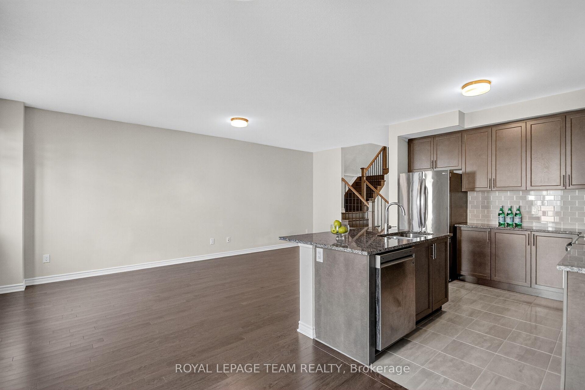 Photo 10 of 548 Flagstaff Drive, Ottawa, Barrhaven - Half Moon Bay — HOMEH