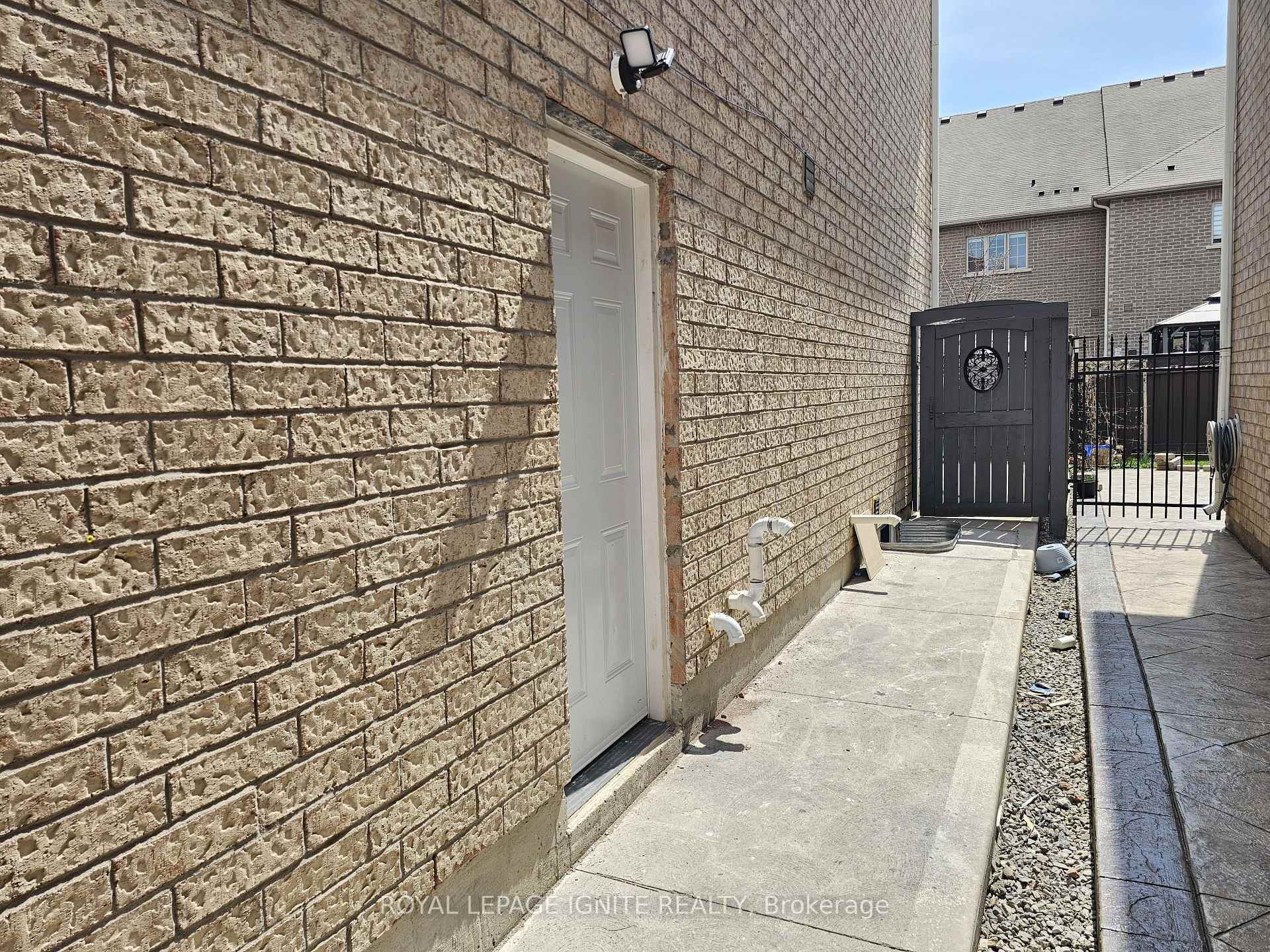Photo 2 of Unit Basement, 79 Retreat Boulevard, Vaughan, Vellore Village — HOMEH