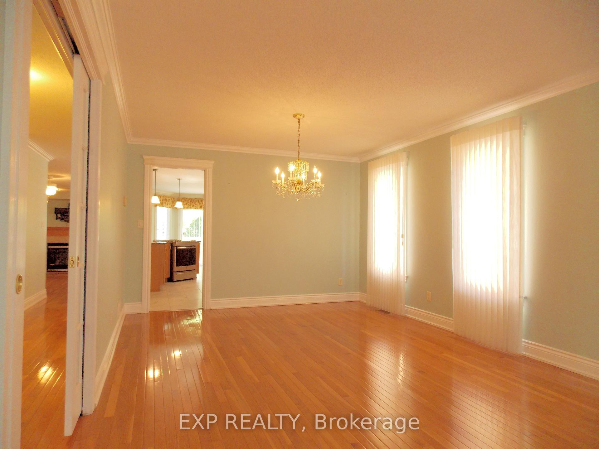 Photo 4 of 1393 Mcmahon Avenue, Ottawa, Emerald Woods/Sawmill Creek — HOMEH