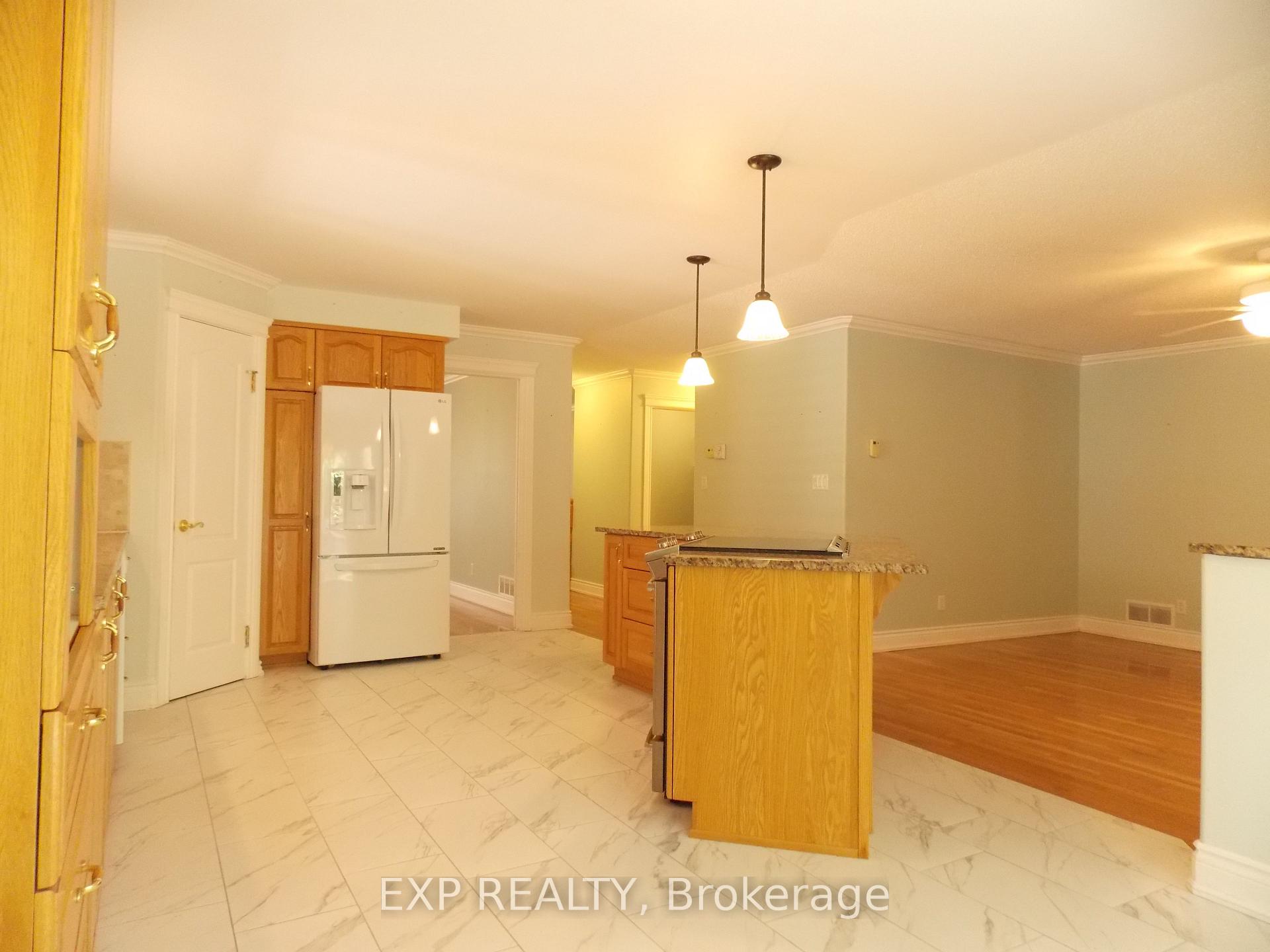 Photo 6 of 1393 Mcmahon Avenue, Ottawa, Emerald Woods/Sawmill Creek — HOMEH