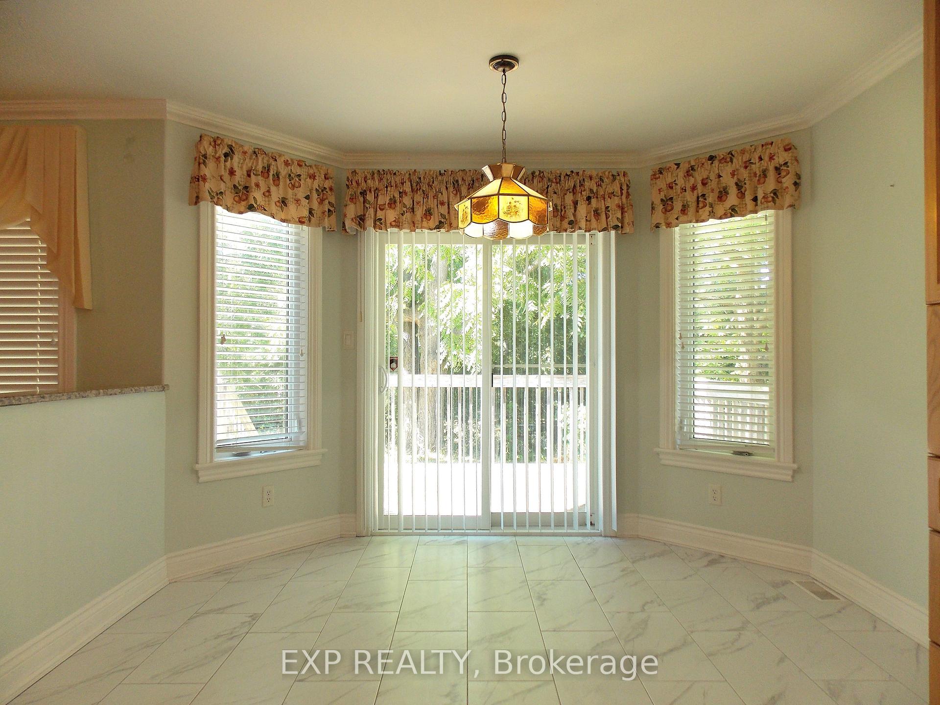 Photo 11 of 1393 Mcmahon Avenue, Ottawa, Emerald Woods/Sawmill Creek — HOMEH