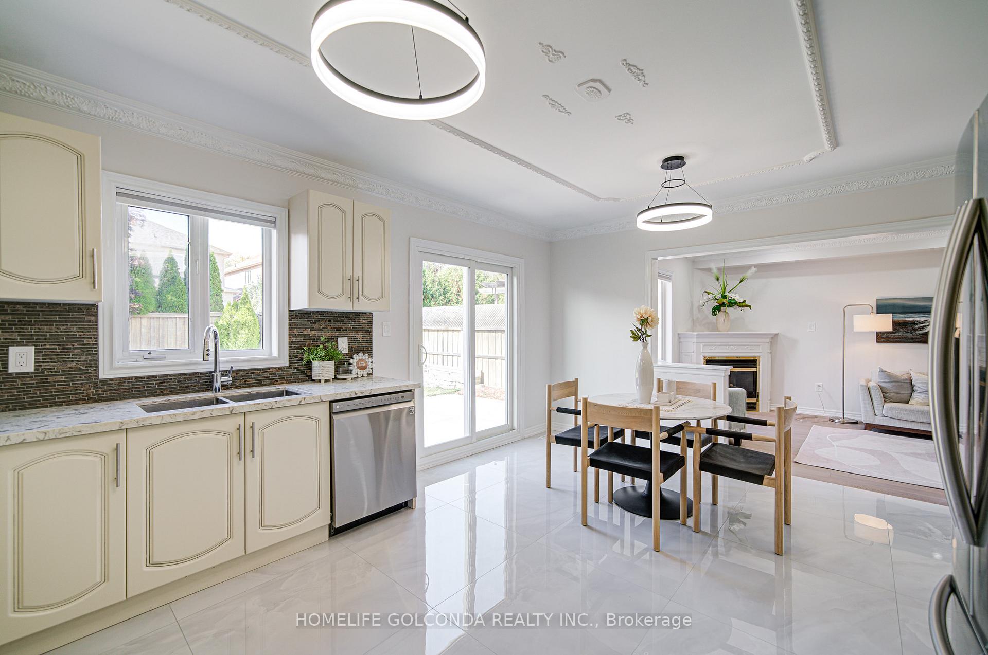 Photo 12 of 1362 Clarence Street, Vaughan, Sonoma Heights — HOMEH