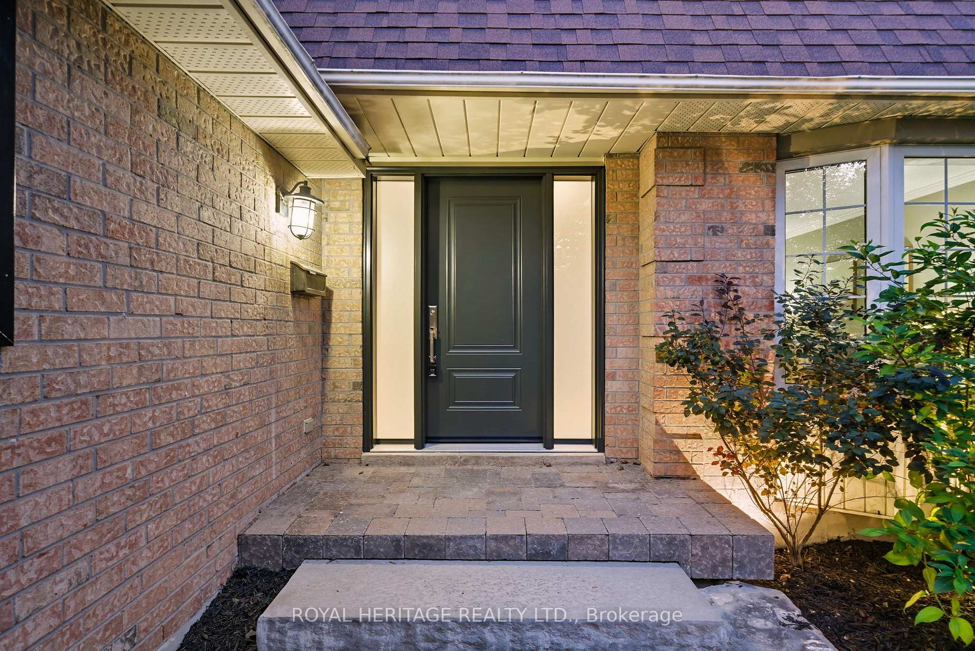 Photo 4 of 30 Chatsworth Crescent, Whitby, Rolling Acres — HOMEH