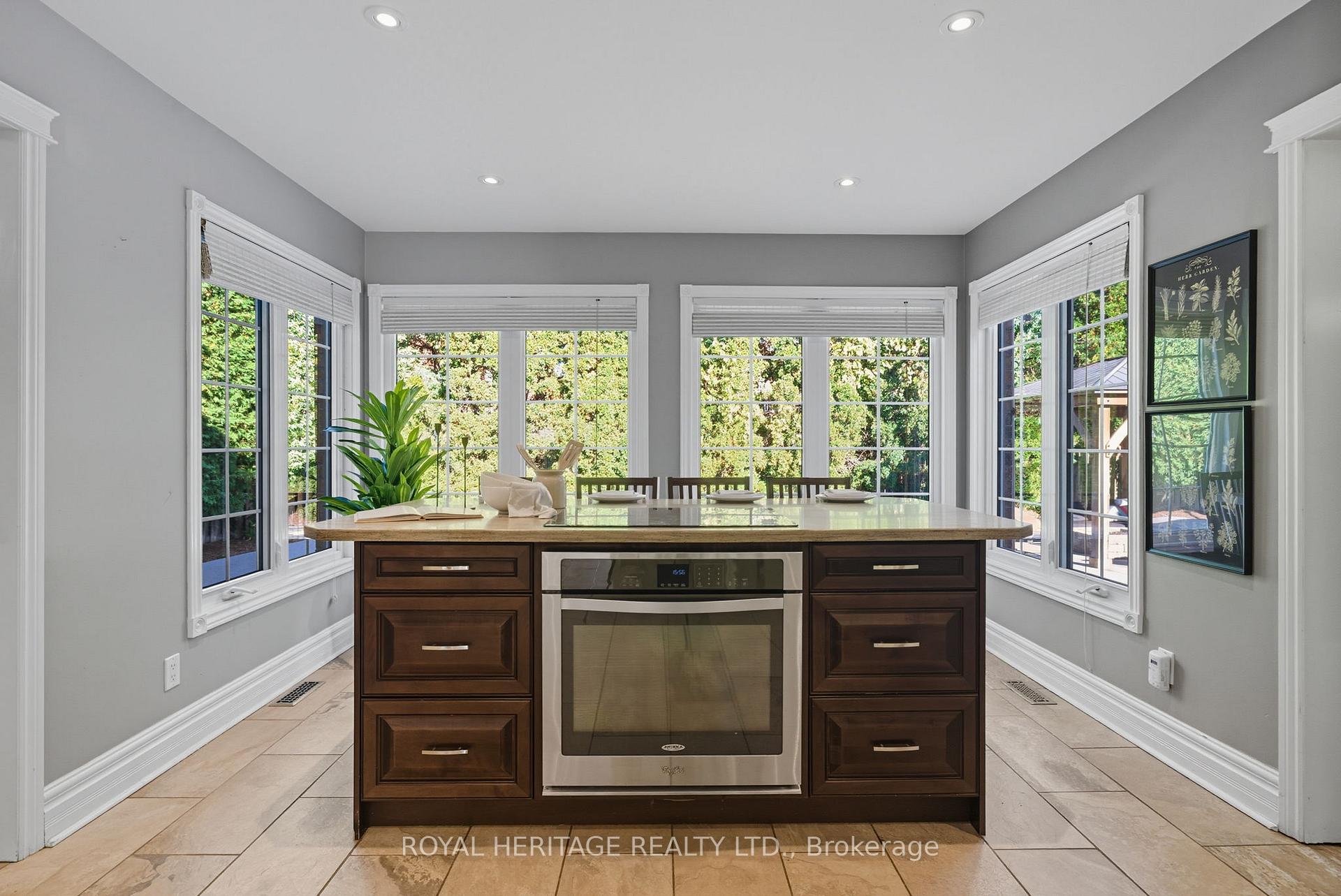 Photo 12 of 30 Chatsworth Crescent, Whitby, Rolling Acres — HOMEH