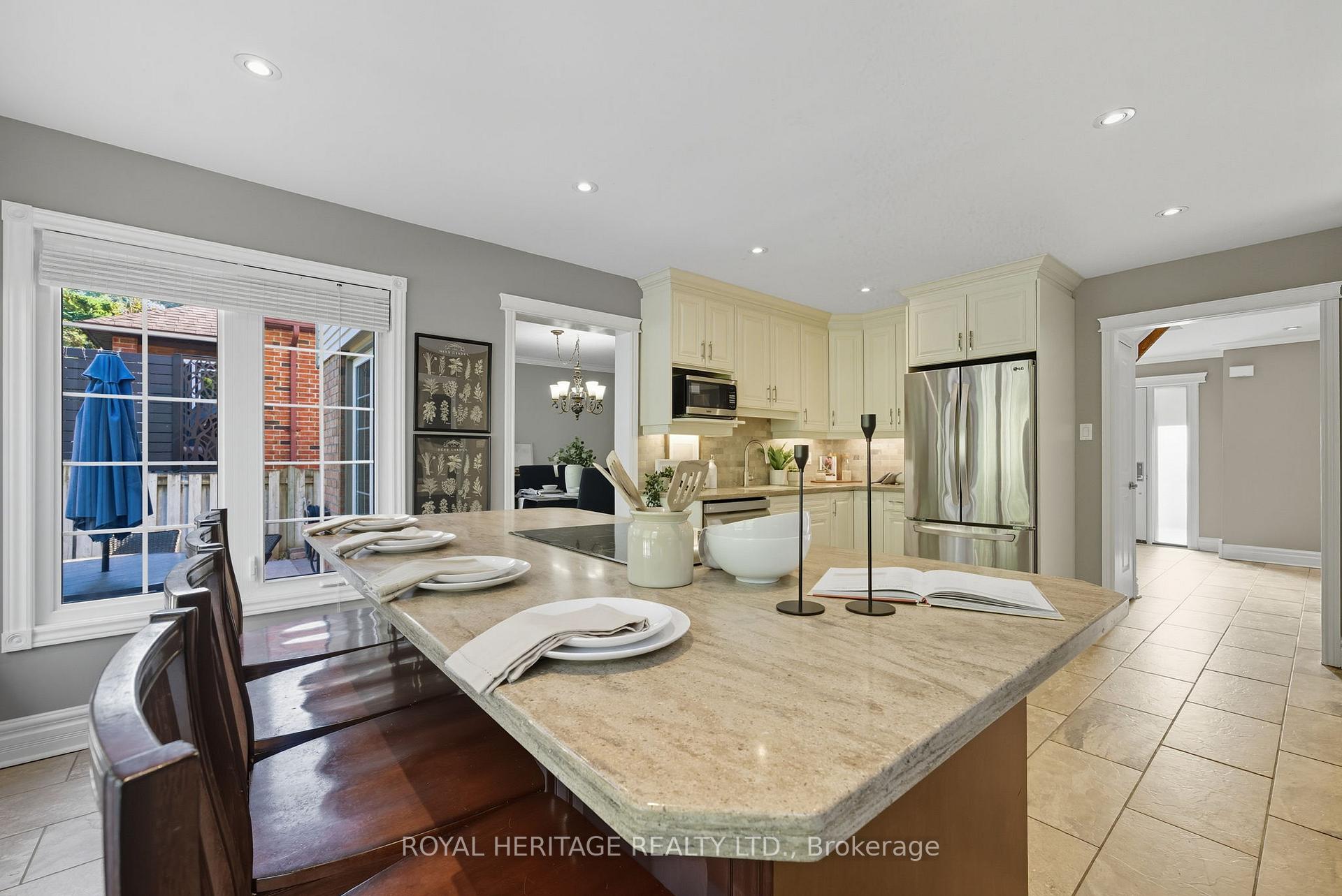 Photo 14 of 30 Chatsworth Crescent, Whitby, Rolling Acres — HOMEH