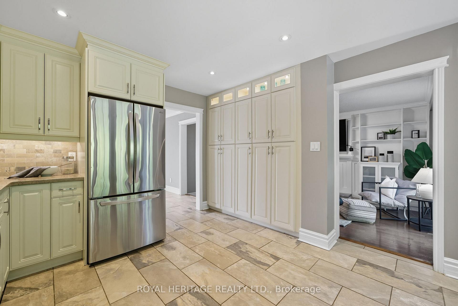 Photo 16 of 30 Chatsworth Crescent, Whitby, Rolling Acres — HOMEH