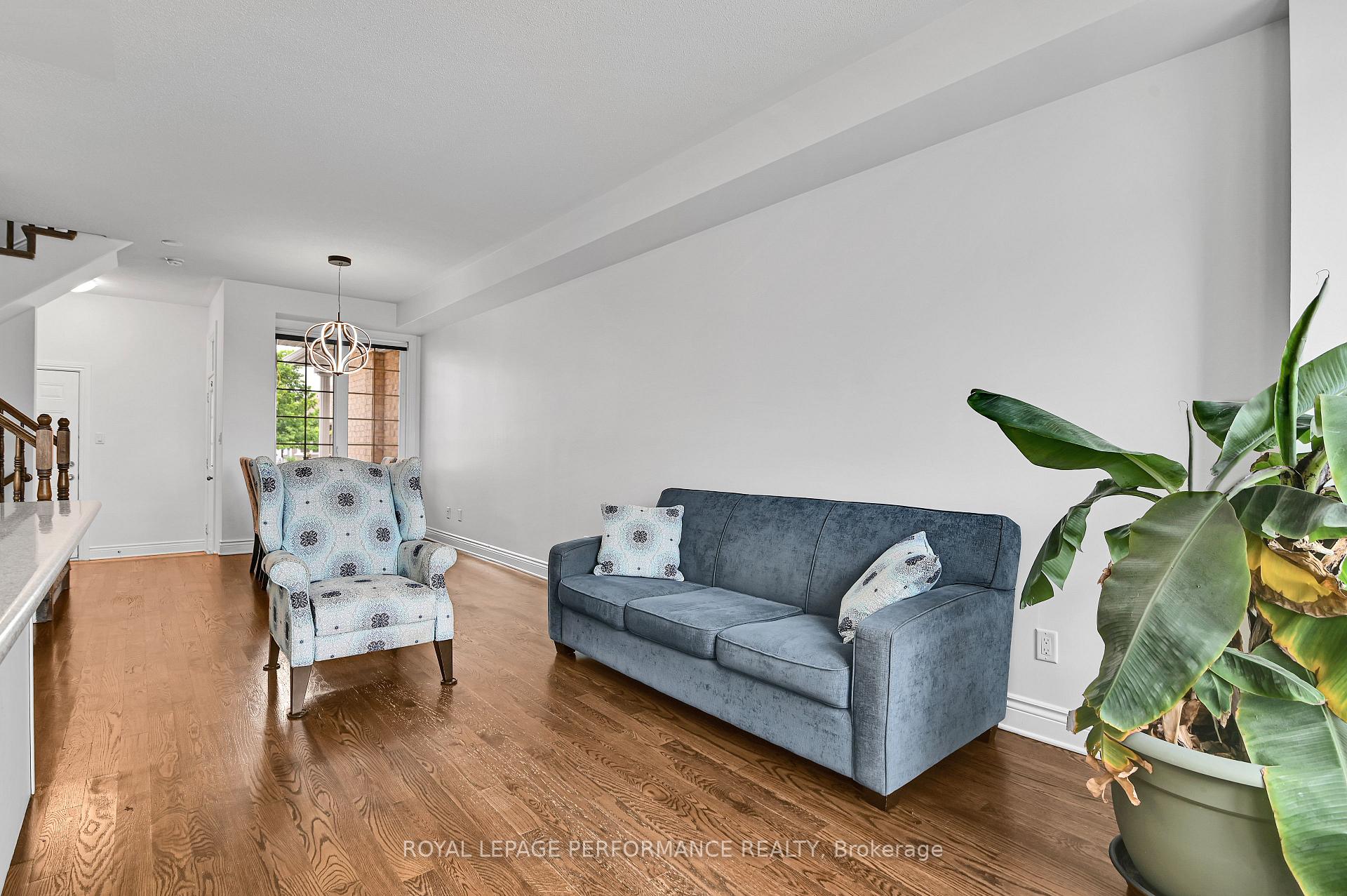 Photo 10 of 114 Desmond Trudeau Drive, Arnprior — HOMEH