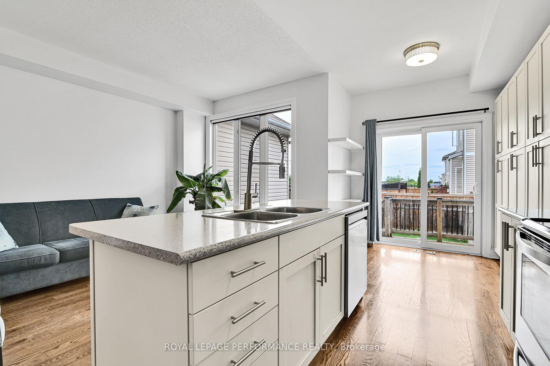 Photo 12 of 114 Desmond Trudeau Drive, Arnprior — HOMEH