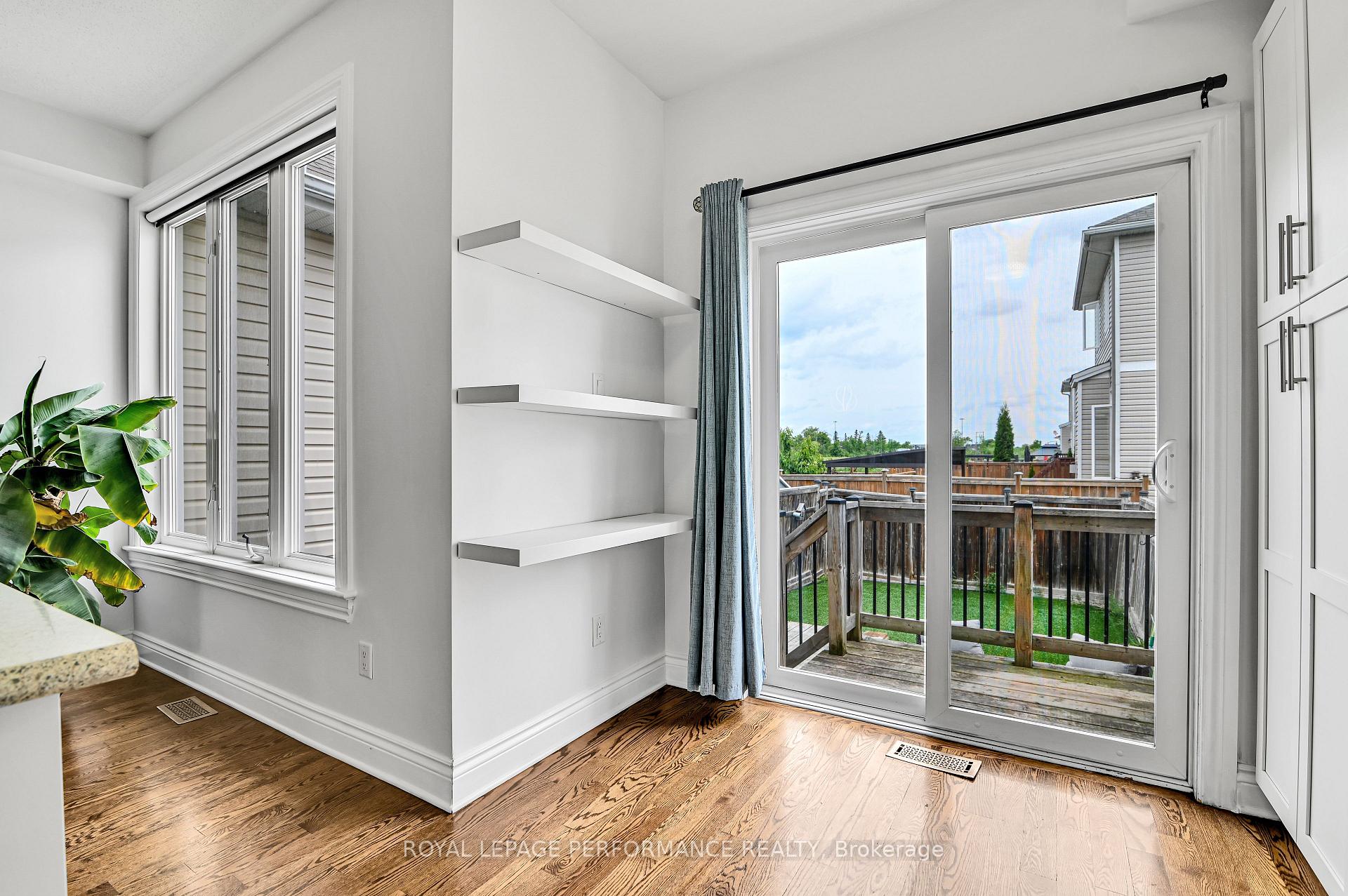 Photo 17 of 114 Desmond Trudeau Drive, Arnprior — HOMEH
