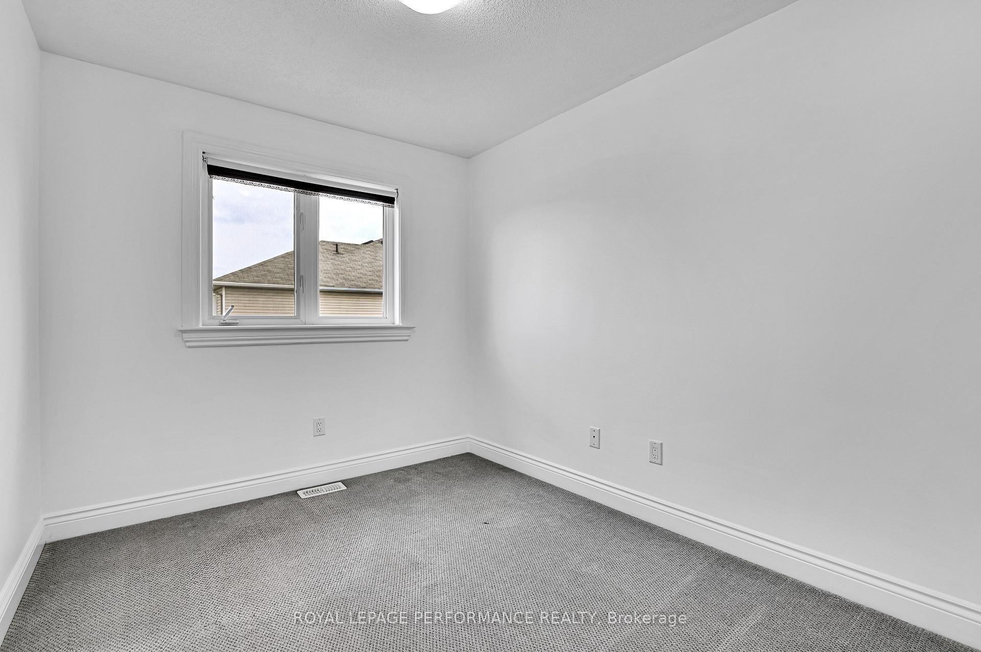 Photo 27 of 114 Desmond Trudeau Drive, Arnprior — HOMEH