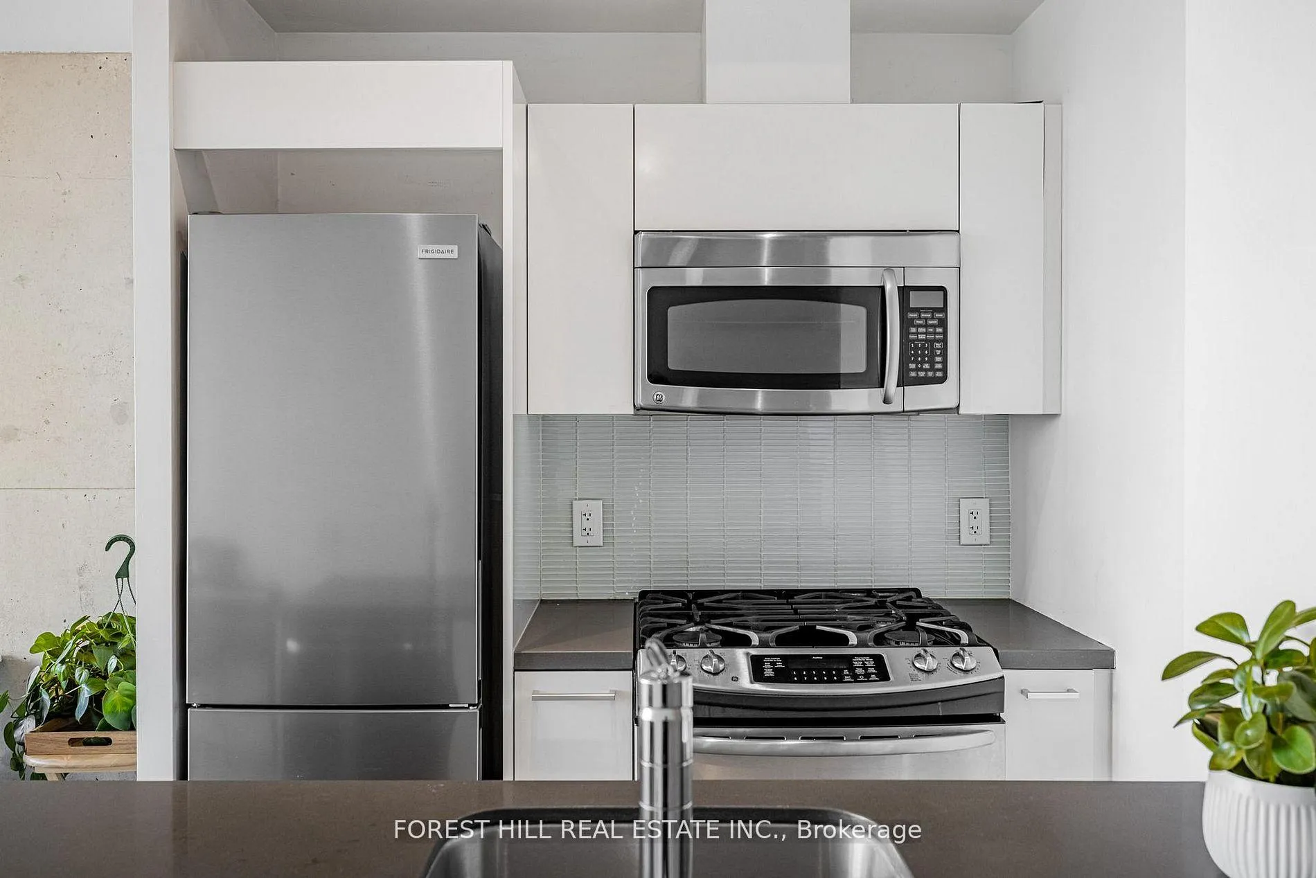Photo 3 of Unit 607, 319 Carlaw Ave, Toronto, South Riverdale — HOMEH