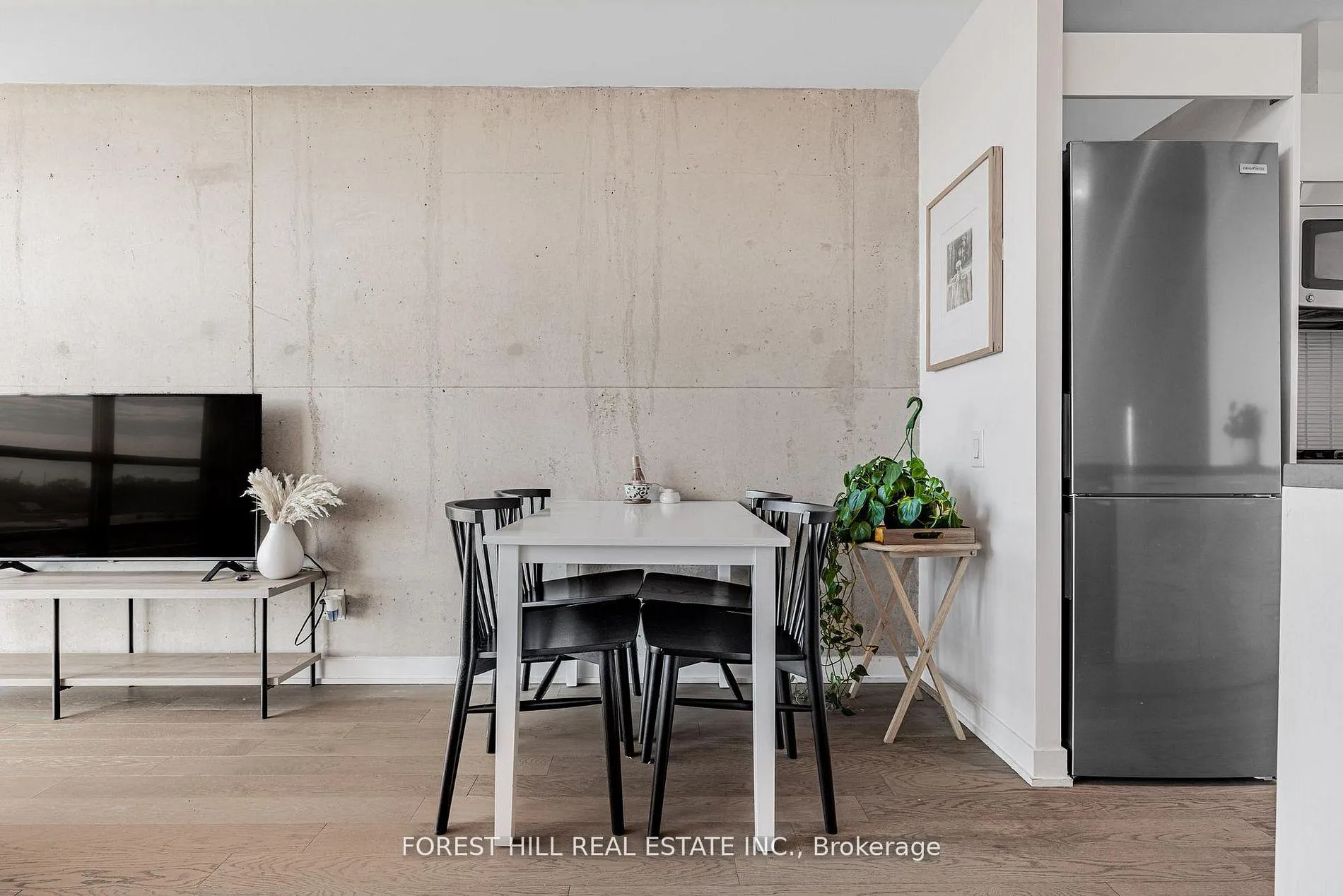 Photo 6 of Unit 607, 319 Carlaw Ave, Toronto, South Riverdale — HOMEH
