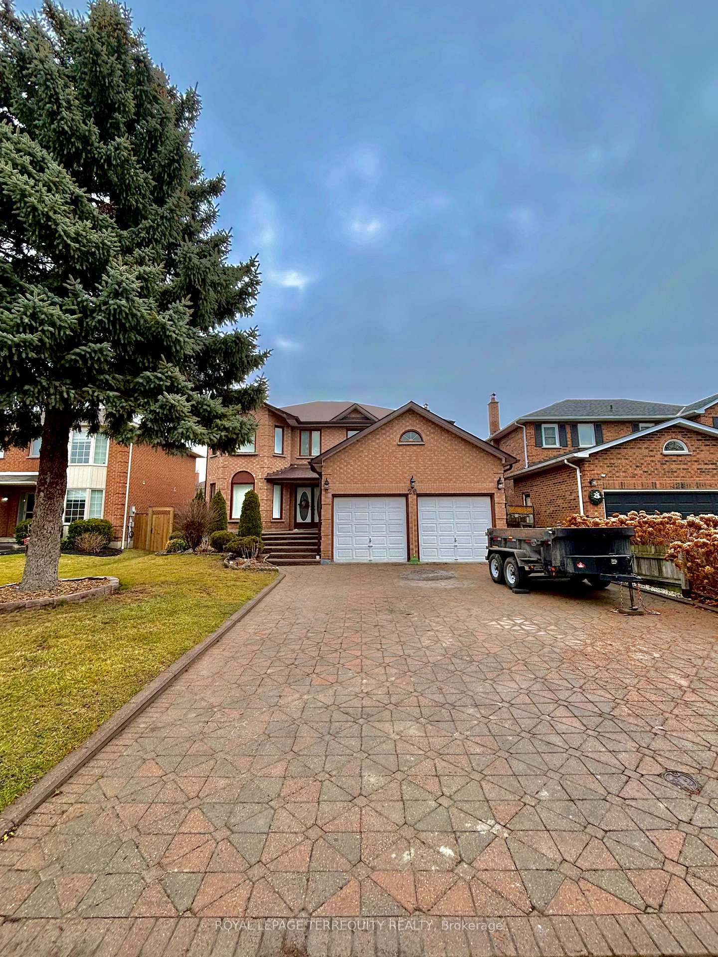 Photo 1 of 26 Intrepid Drive, Whitby, Blue Grass Meadows — HOMEH