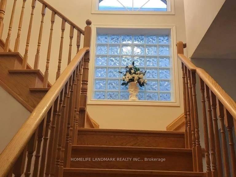Photo 2 of 66 Foxfield Crescent, Vaughan, Patterson — HOMEH