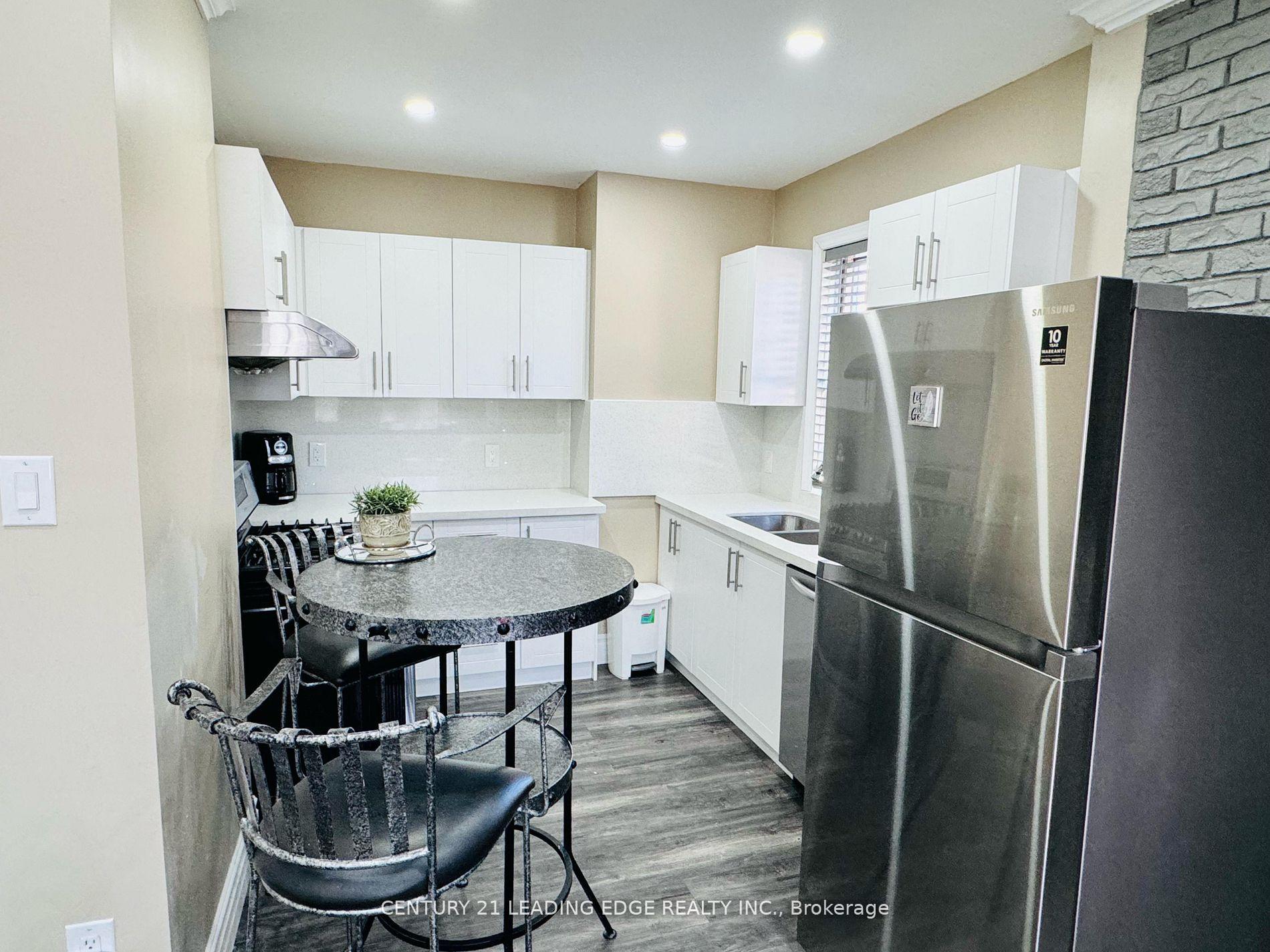 Photo 5 of Unit D, 4945 Baldwin Street, Whitby, Taunton North — HOMEH