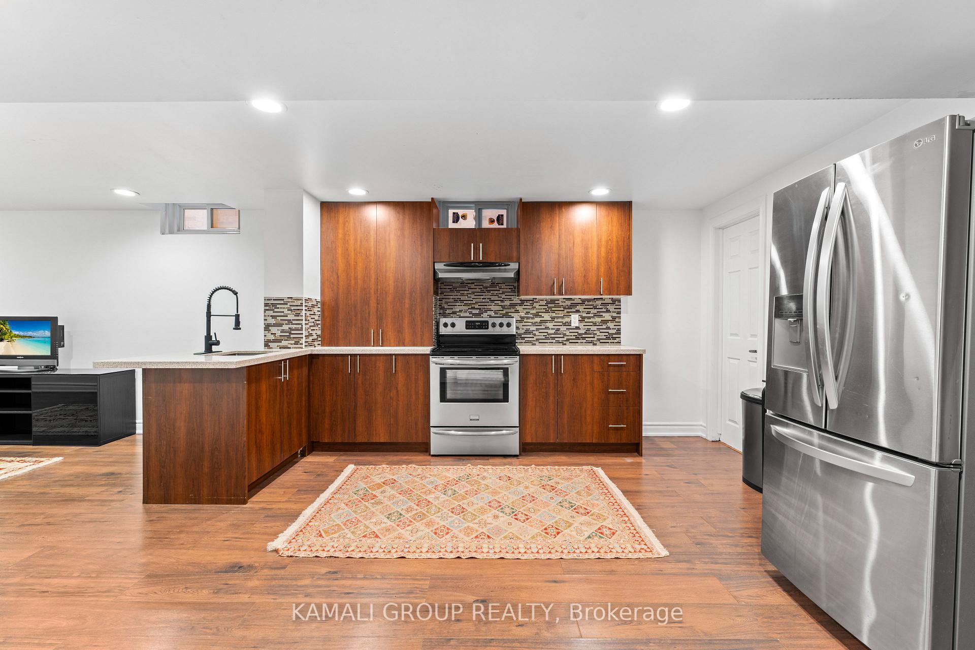 Photo 2 of Unit Bsmt, 166 Anthony Lane, Vaughan, Glen Shields — HOMEH