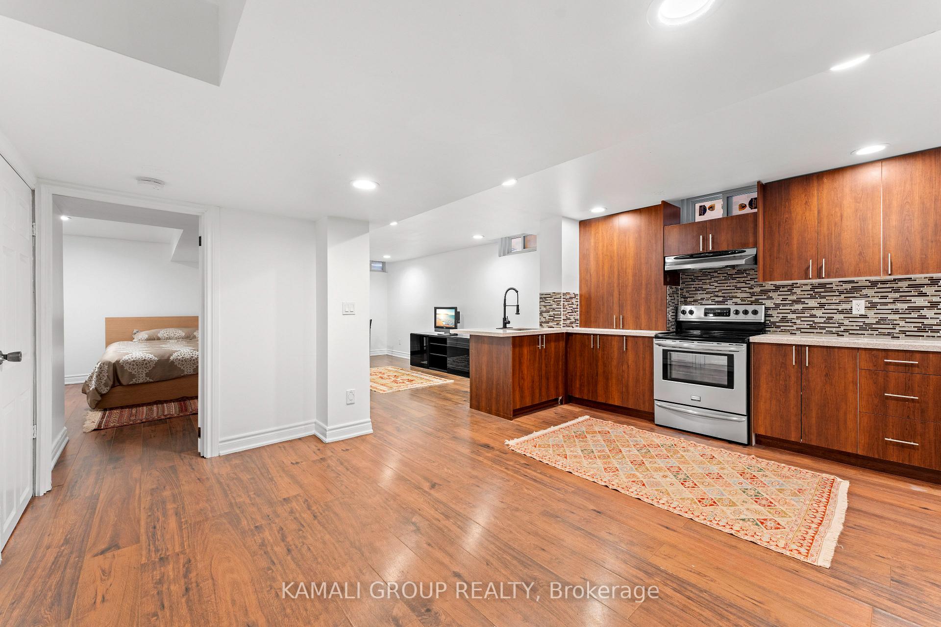 Photo 3 of Unit Bsmt, 166 Anthony Lane, Vaughan, Glen Shields — HOMEH