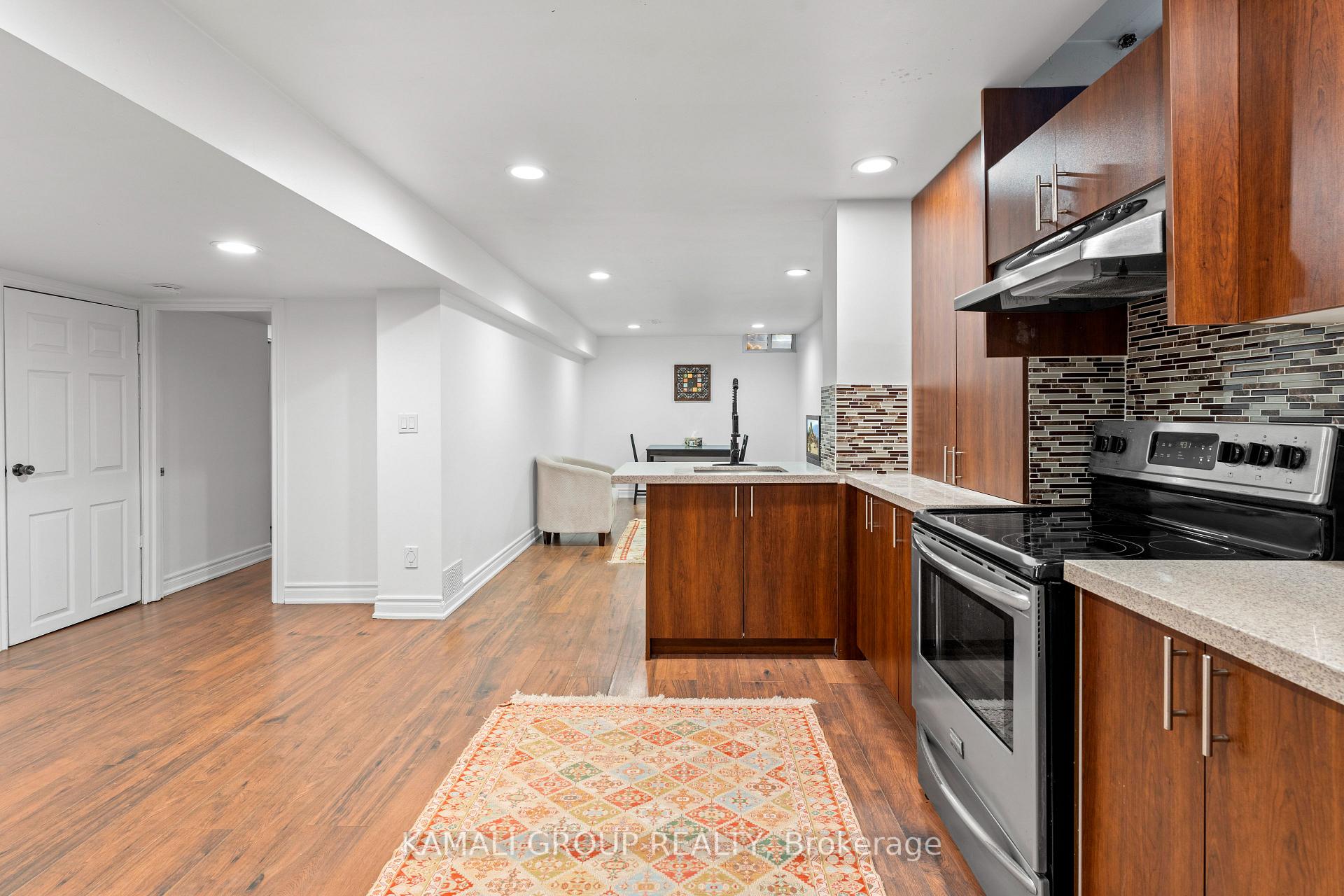 Photo 4 of Unit Bsmt, 166 Anthony Lane, Vaughan, Glen Shields — HOMEH