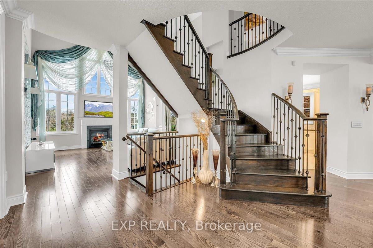 Photo 3 of 29 William Bowes Boulevard, Vaughan, Patterson — HOMEH