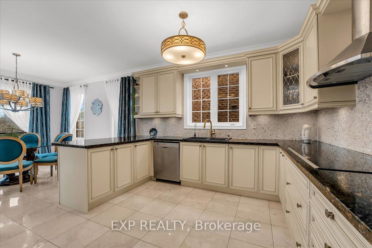 Photo 11 of 29 William Bowes Boulevard, Vaughan, Patterson — HOMEH