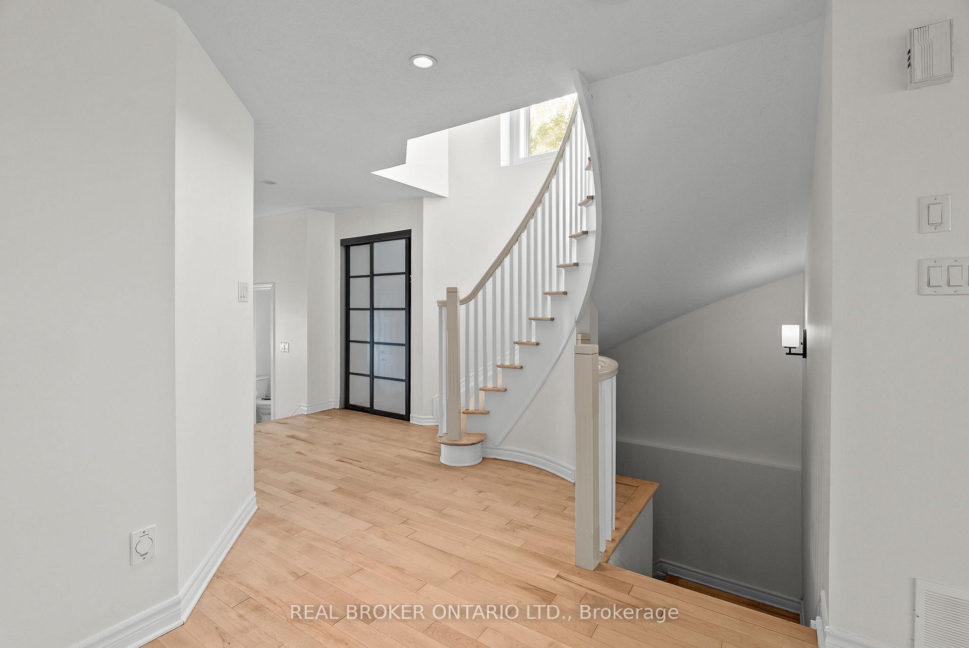 Photo 3 of 200 Garrity Crescent, Ottawa, Barrhaven - Strandherd — HOMEH