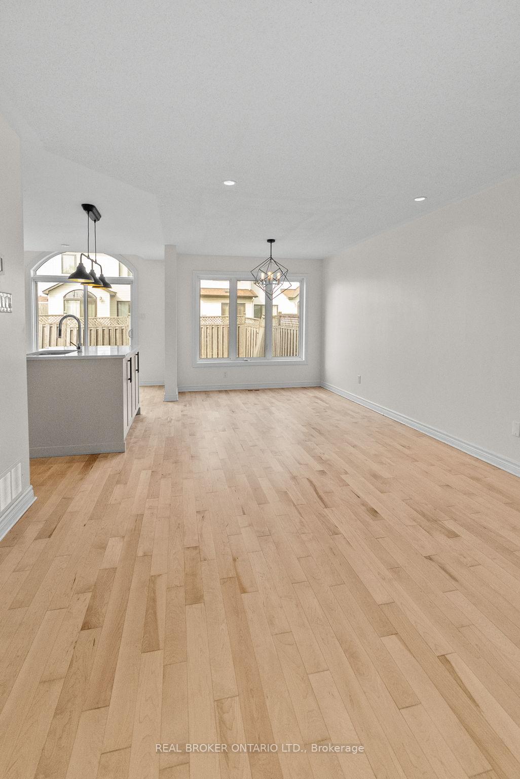 Photo 8 of 200 Garrity Crescent, Ottawa, Barrhaven - Strandherd — HOMEH