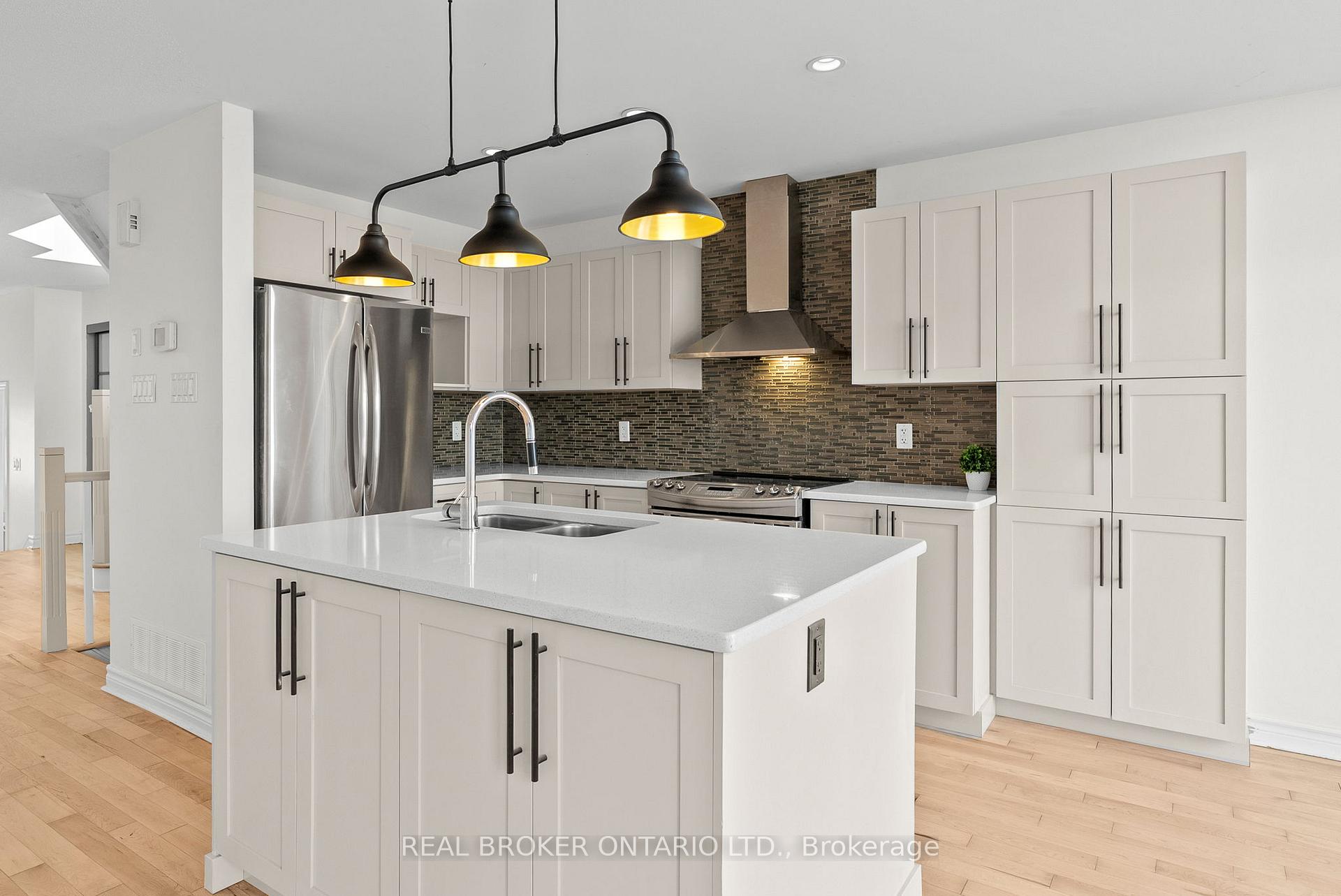 Photo 12 of 200 Garrity Crescent, Ottawa, Barrhaven - Strandherd — HOMEH