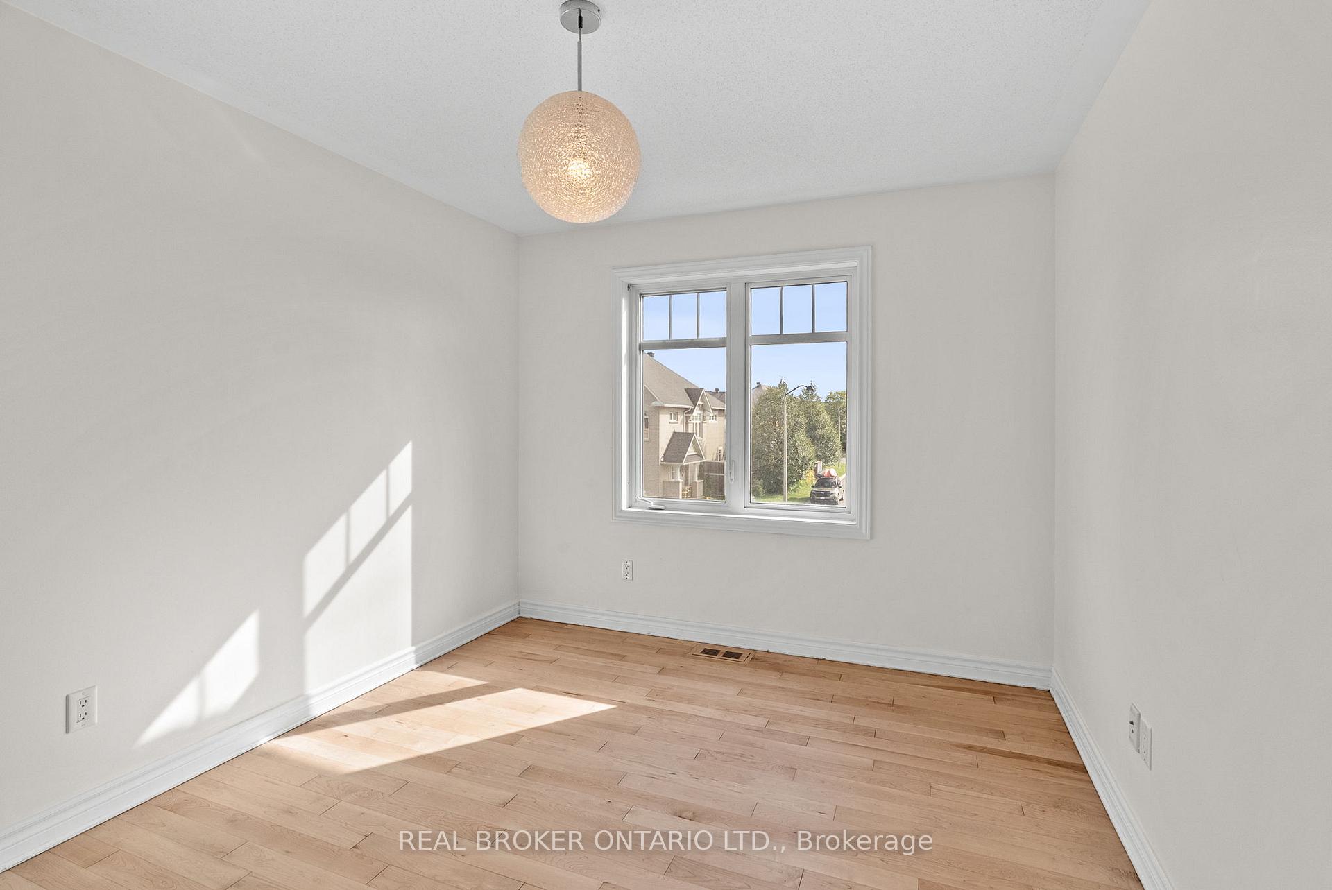 Photo 20 of 200 Garrity Crescent, Ottawa, Barrhaven - Strandherd — HOMEH