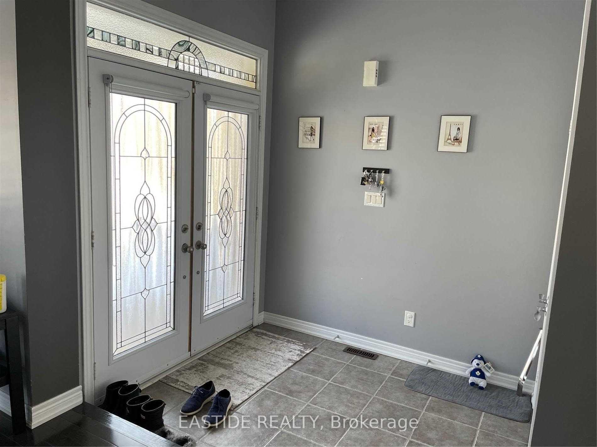 Photo 2 of 60 Siena Drive, Vaughan, Vellore Village — HOMEH
