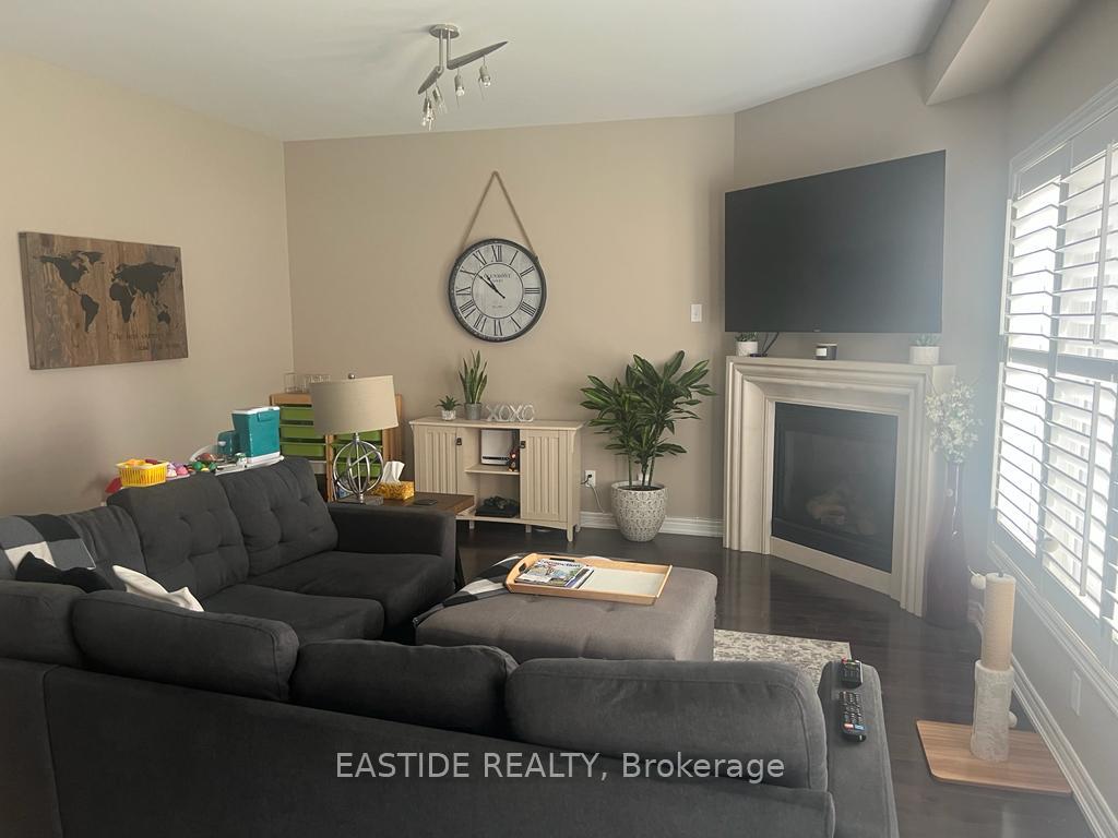 Photo 4 of 60 Siena Drive, Vaughan, Vellore Village — HOMEH