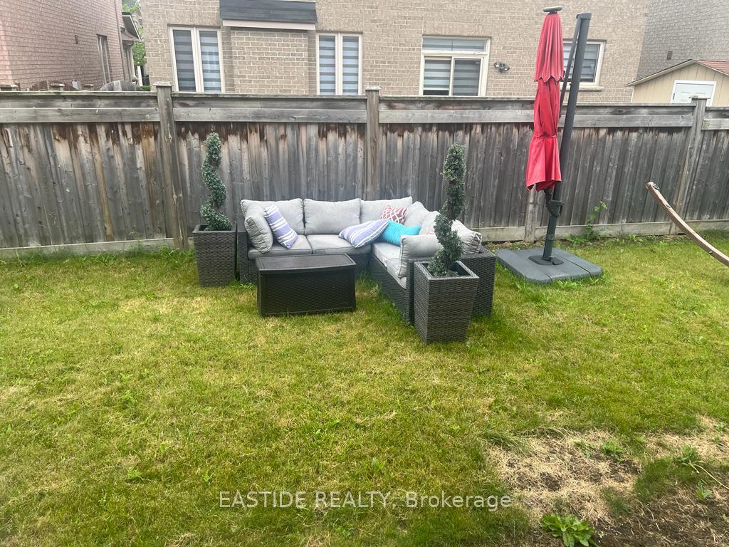 Photo 12 of 60 Siena Drive, Vaughan, Vellore Village — HOMEH