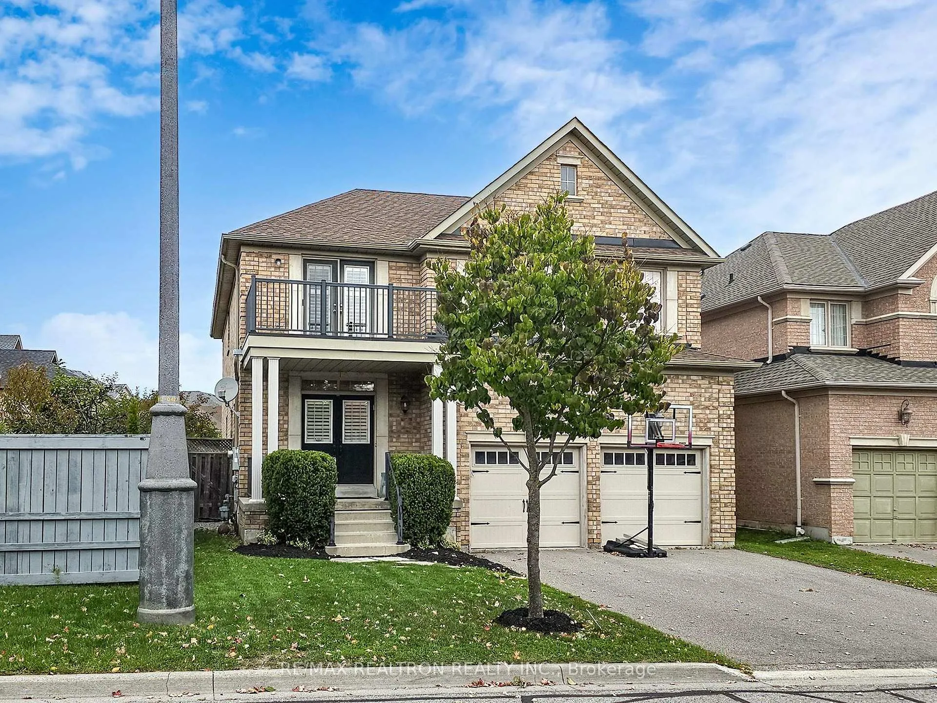 Photo 1 of 44 Rivermill Crescent, Vaughan, Patterson — HOMEH