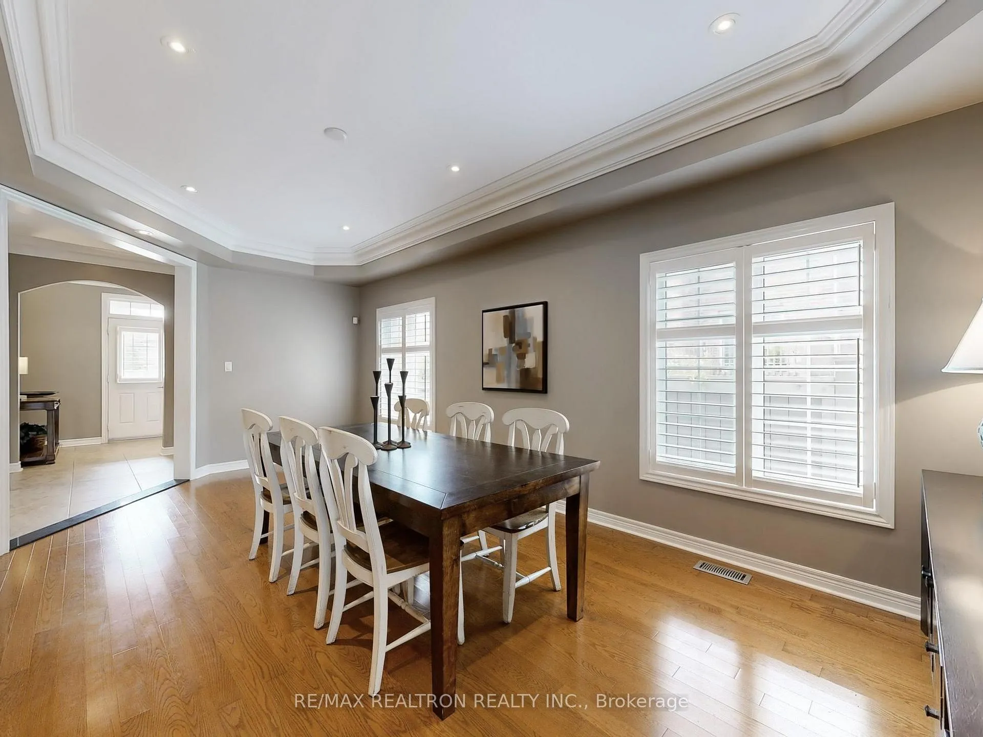 Photo 10 of 44 Rivermill Crescent, Vaughan, Patterson — HOMEH