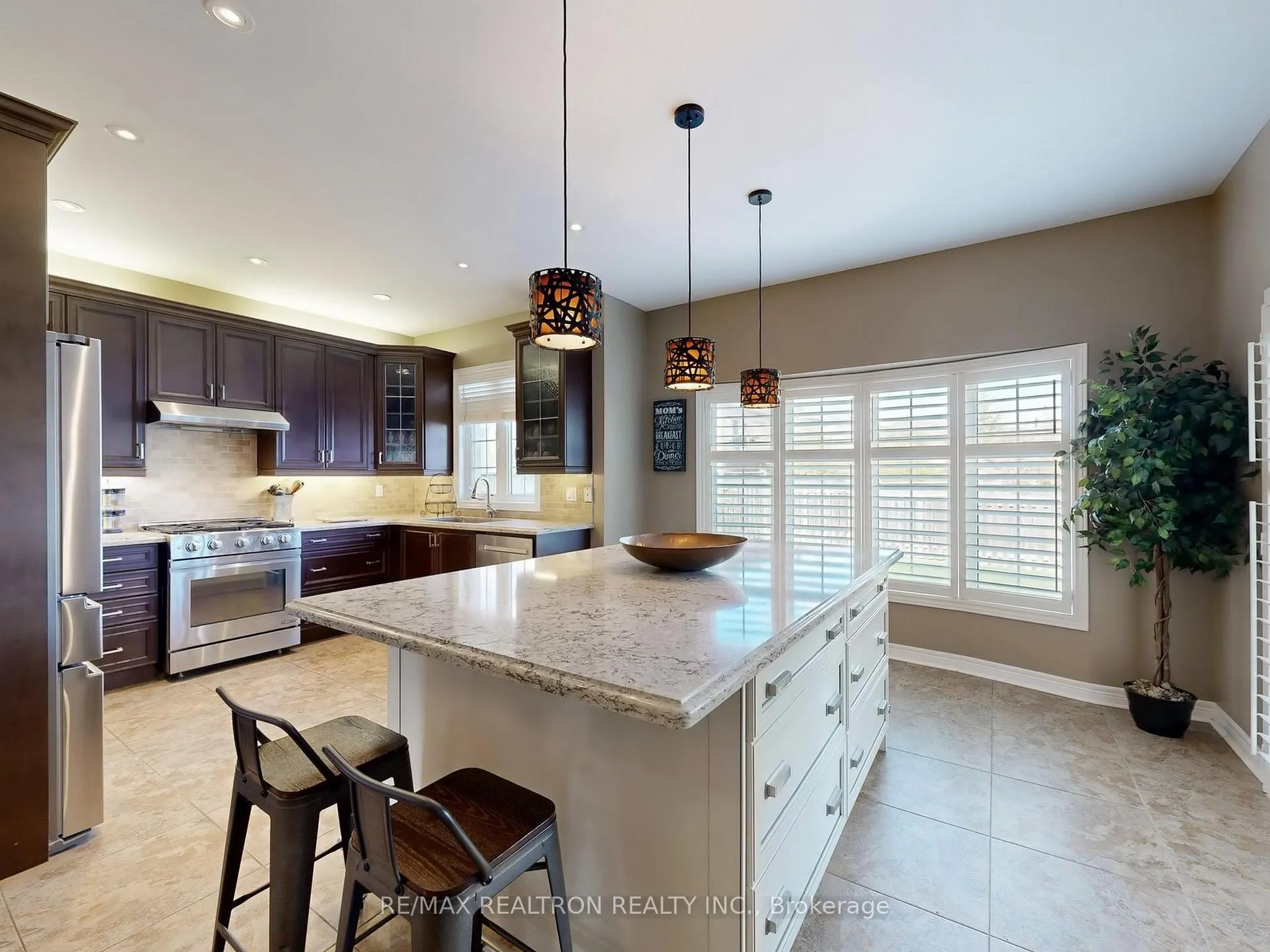 Photo 13 of 44 Rivermill Crescent, Vaughan, Patterson — HOMEH