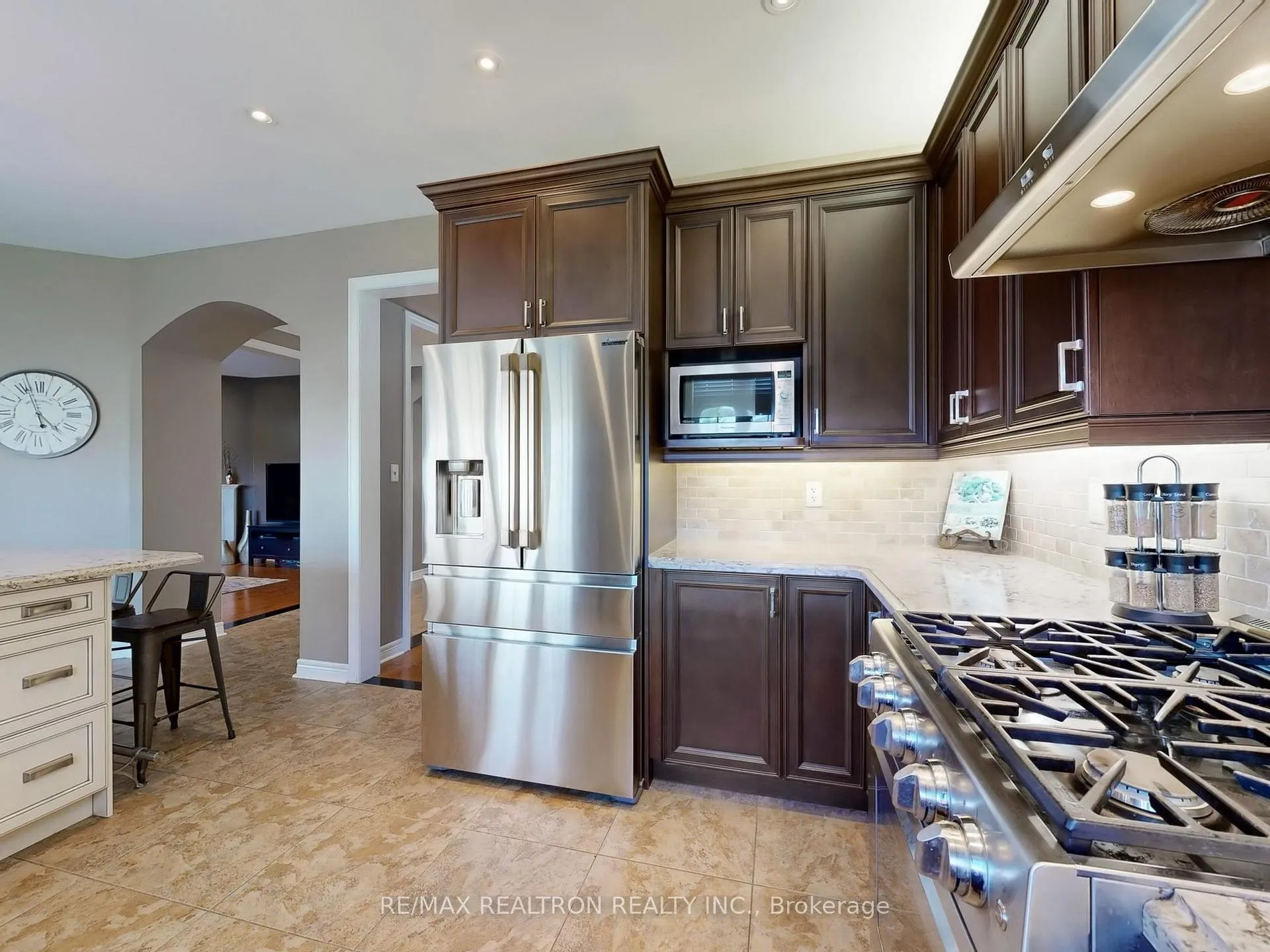 Photo 21 of 44 Rivermill Crescent, Vaughan, Patterson — HOMEH