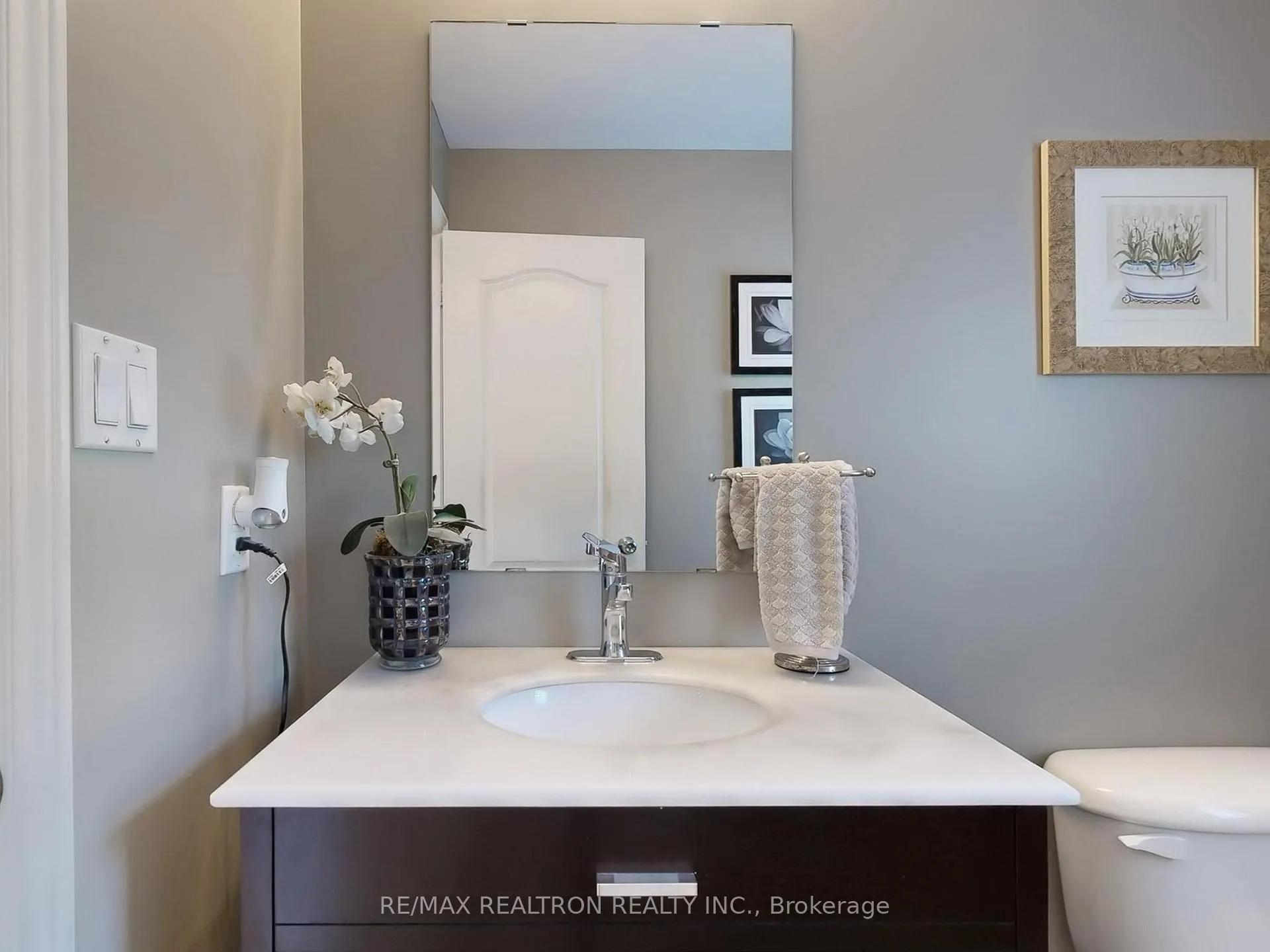 Photo 23 of 44 Rivermill Crescent, Vaughan, Patterson — HOMEH