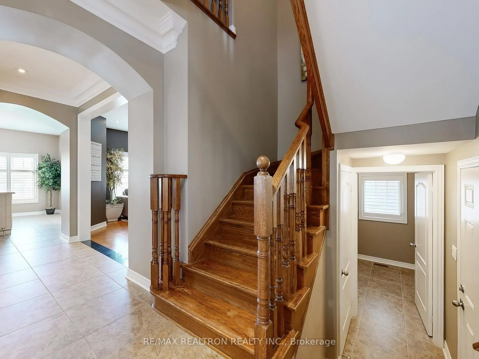 Photo 25 of 44 Rivermill Crescent, Vaughan, Patterson — HOMEH