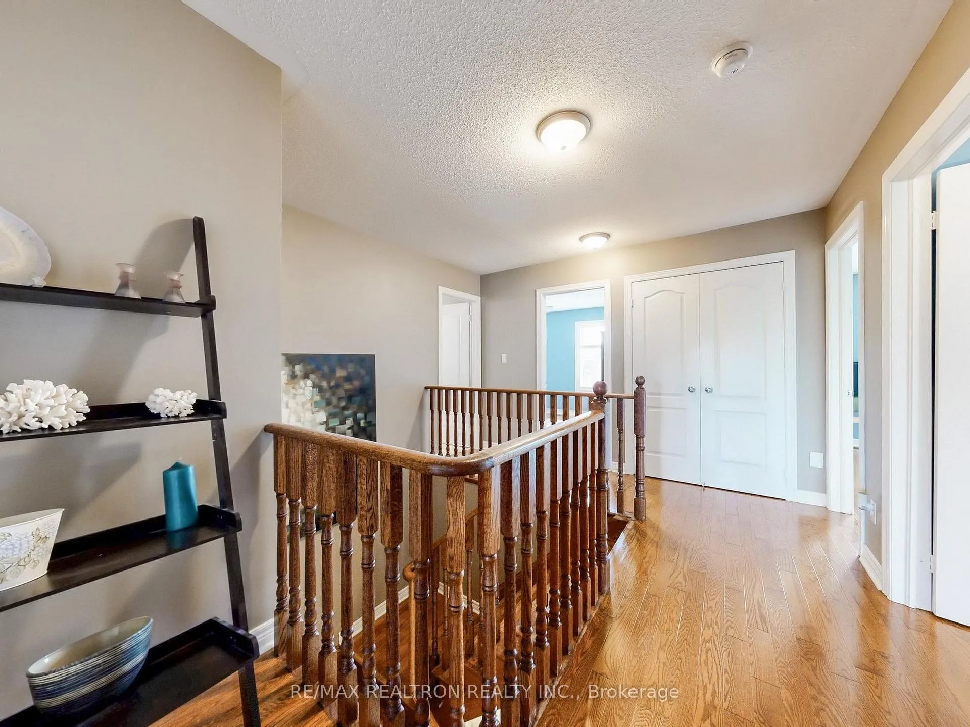 Photo 26 of 44 Rivermill Crescent, Vaughan, Patterson — HOMEH