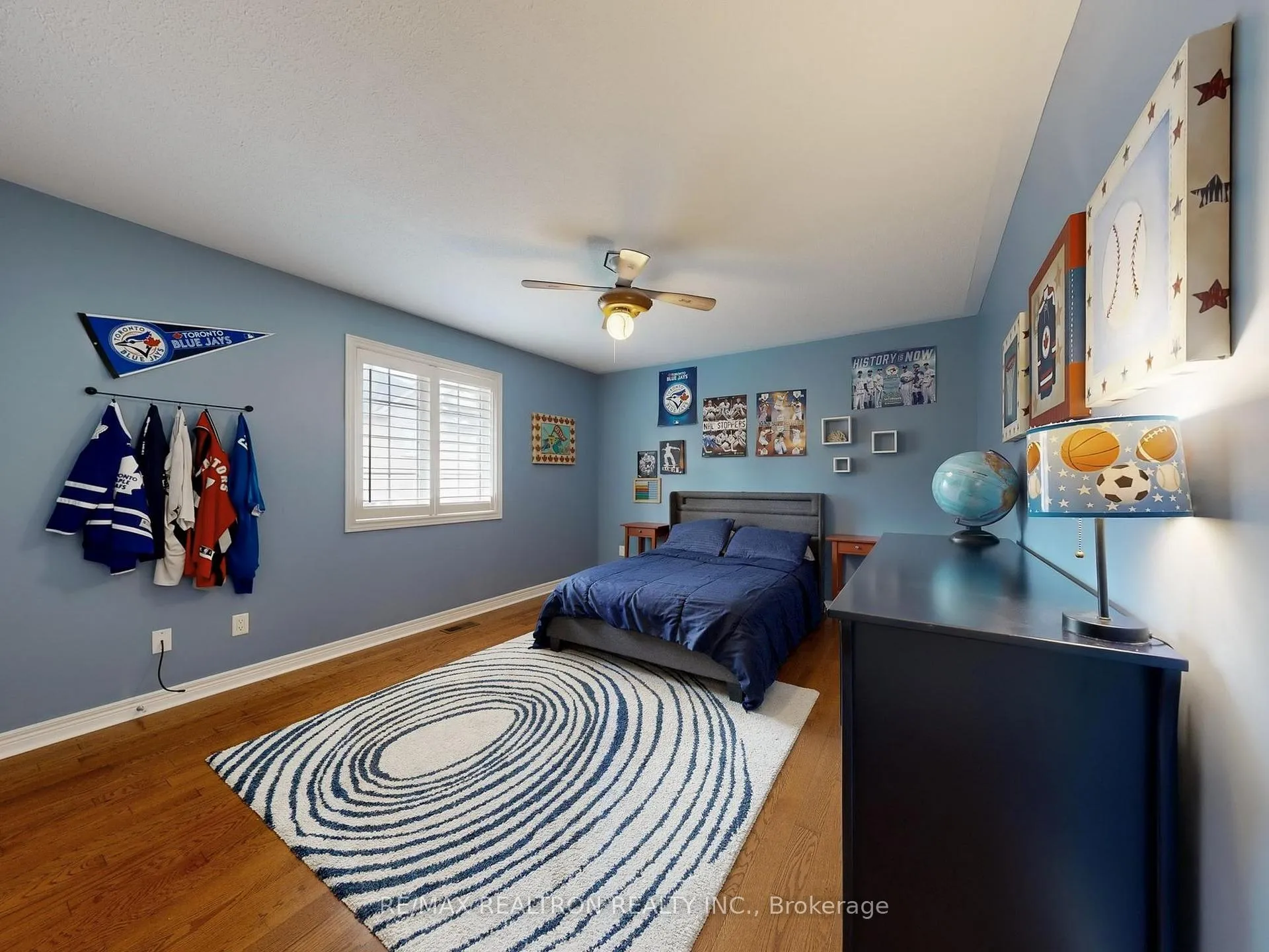 Photo 33 of 44 Rivermill Crescent, Vaughan, Patterson — HOMEH
