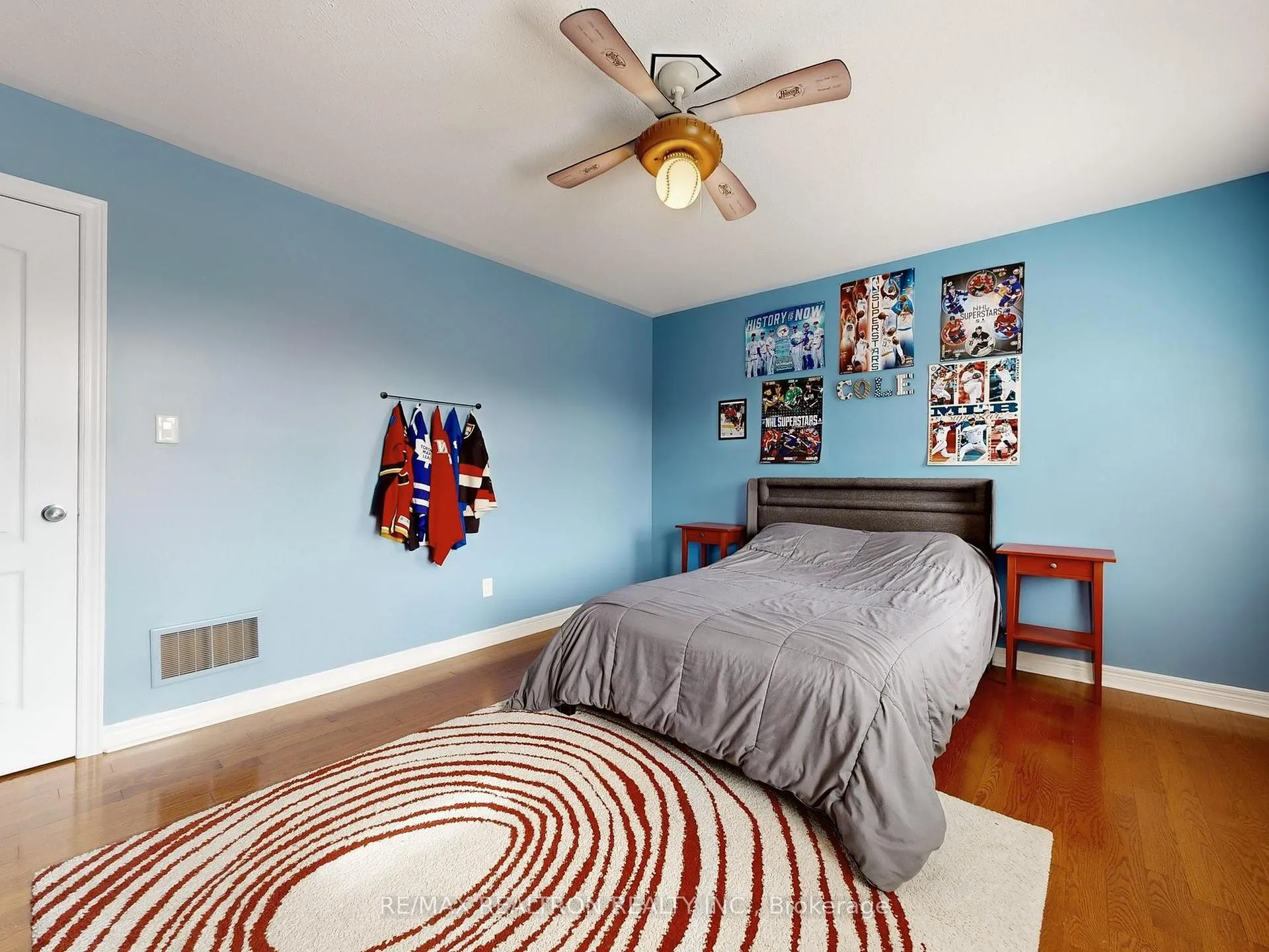 Photo 38 of 44 Rivermill Crescent, Vaughan, Patterson — HOMEH