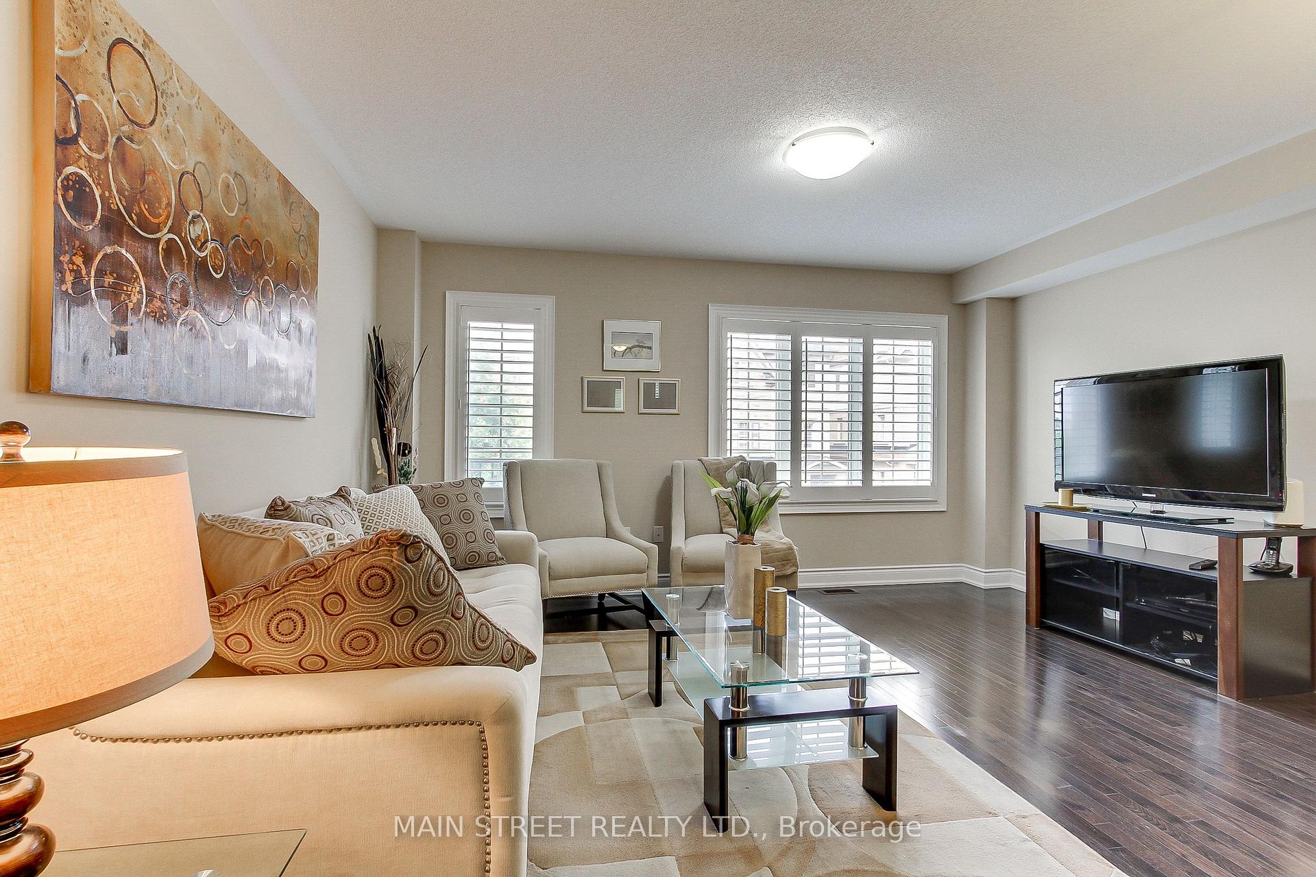 Photo 16 of 9 Magpie Way E, Whitby, Blue Grass Meadows — HOMEH