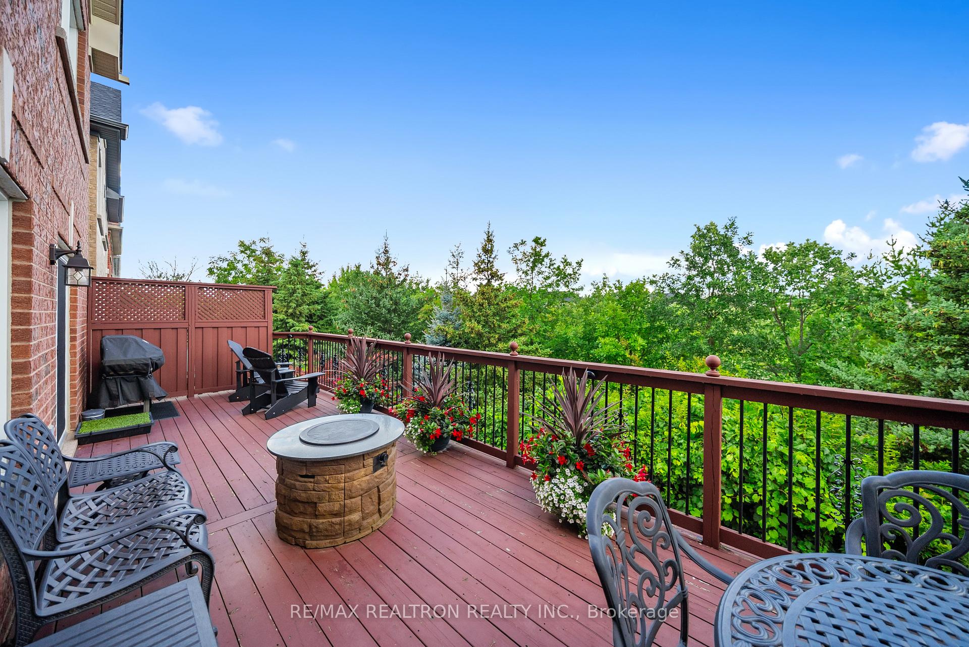 Photo 3 of 93 Timna Crescent, Vaughan, Patterson — HOMEH