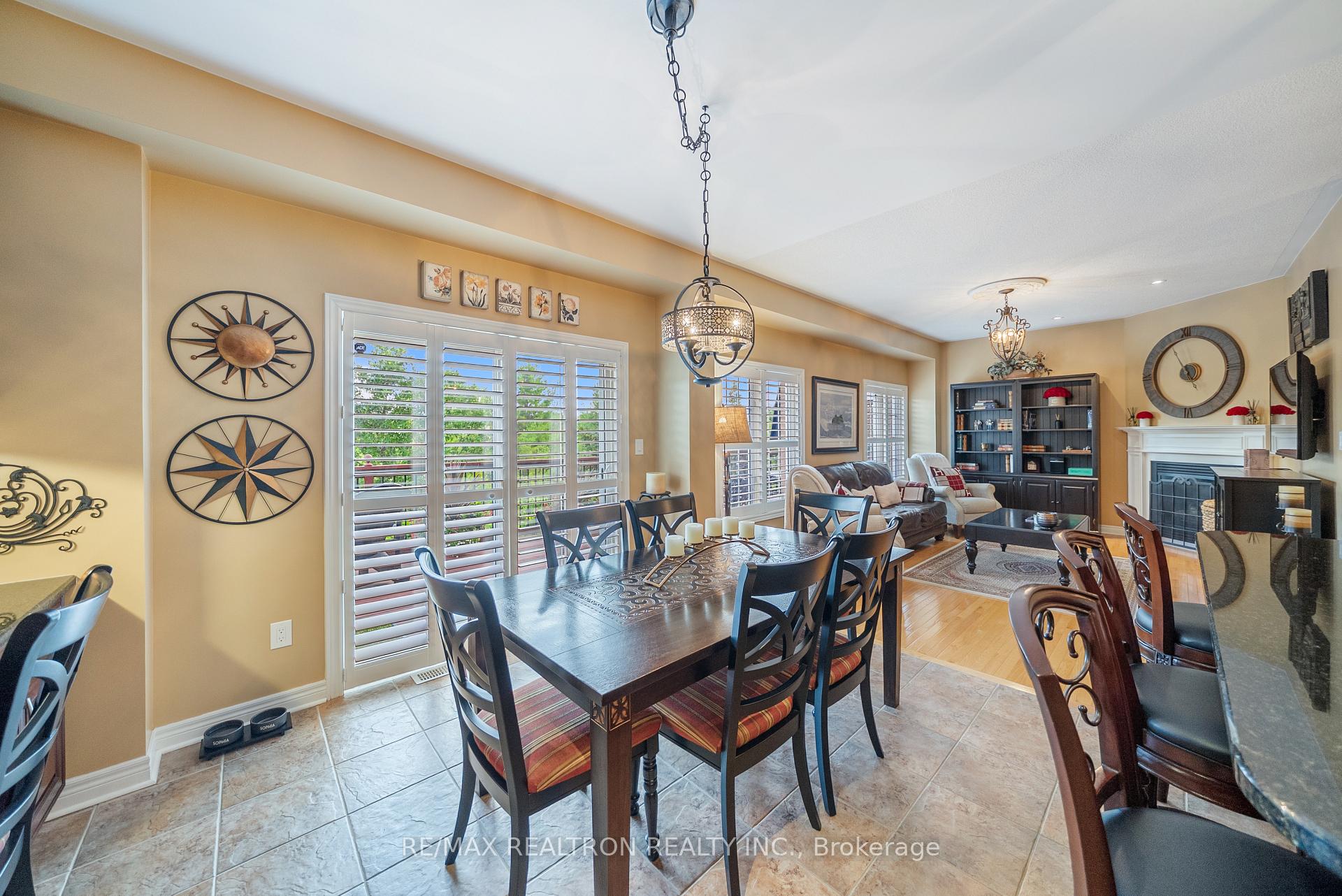Photo 15 of 93 Timna Crescent, Vaughan, Patterson — HOMEH